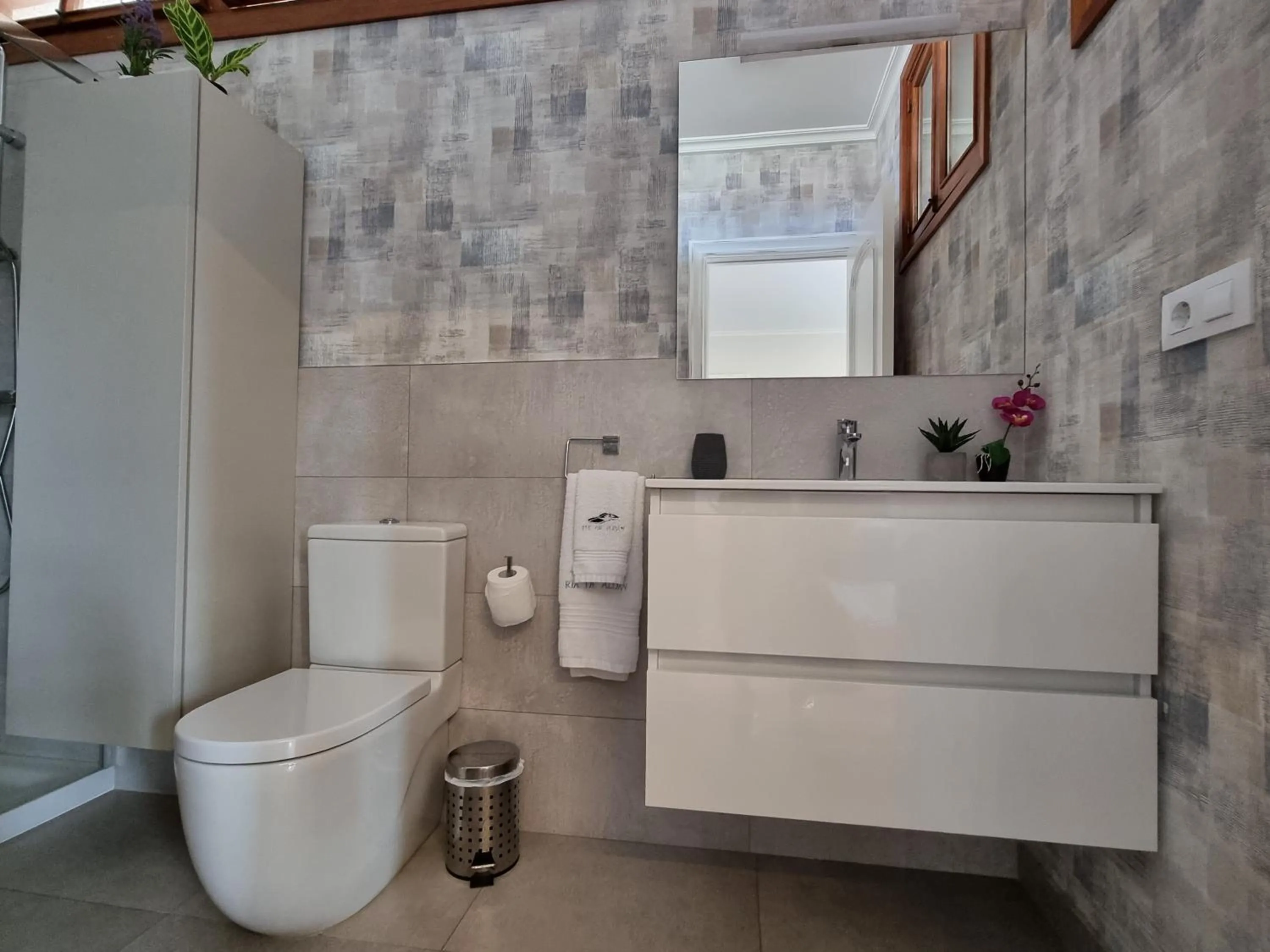 Bathroom in Apartamentos Ria de Aldan