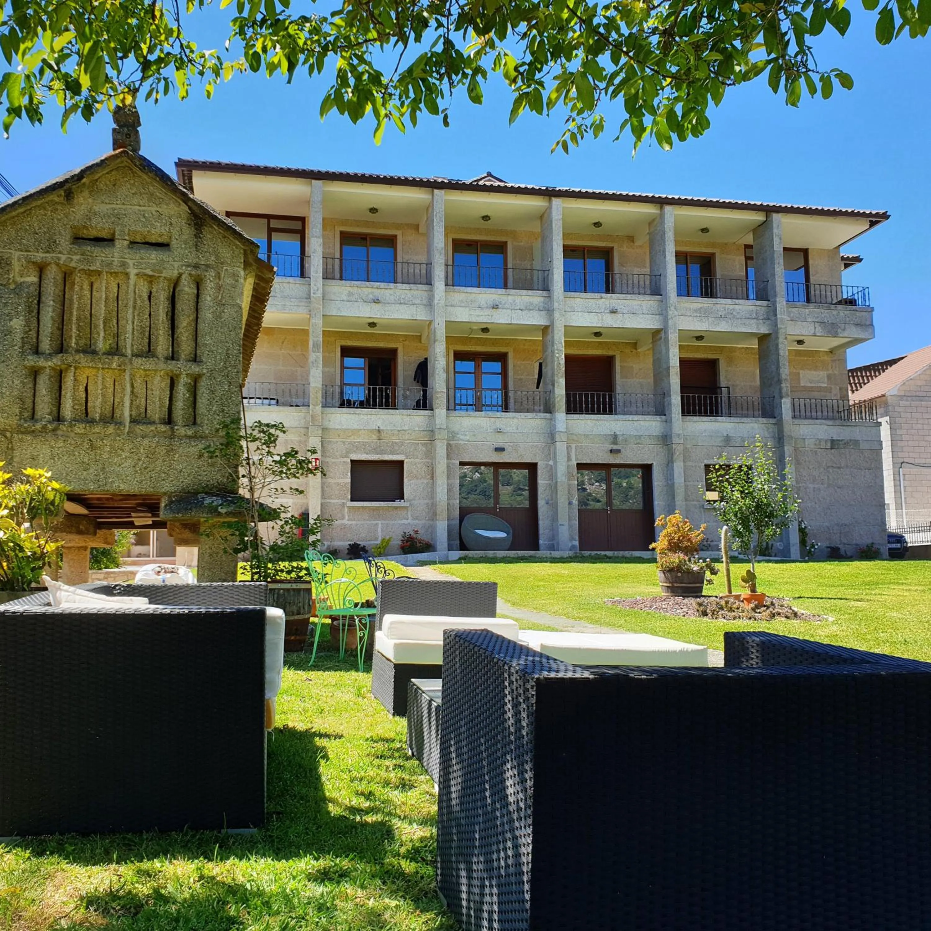Garden in Apartamentos Ria de Aldan