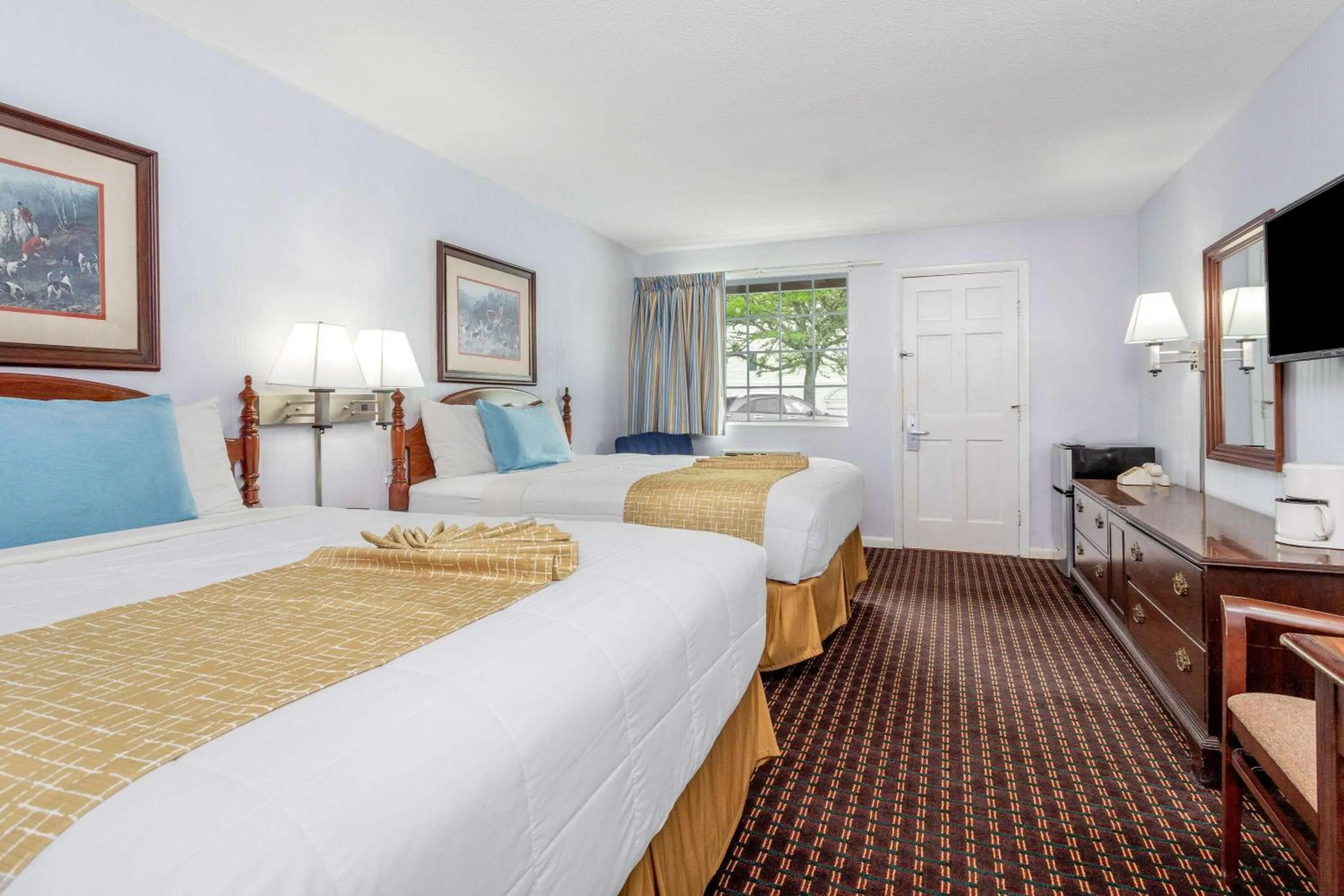 Photo of the whole room, Bed in Travelodge by Wyndham Cape Cod Area