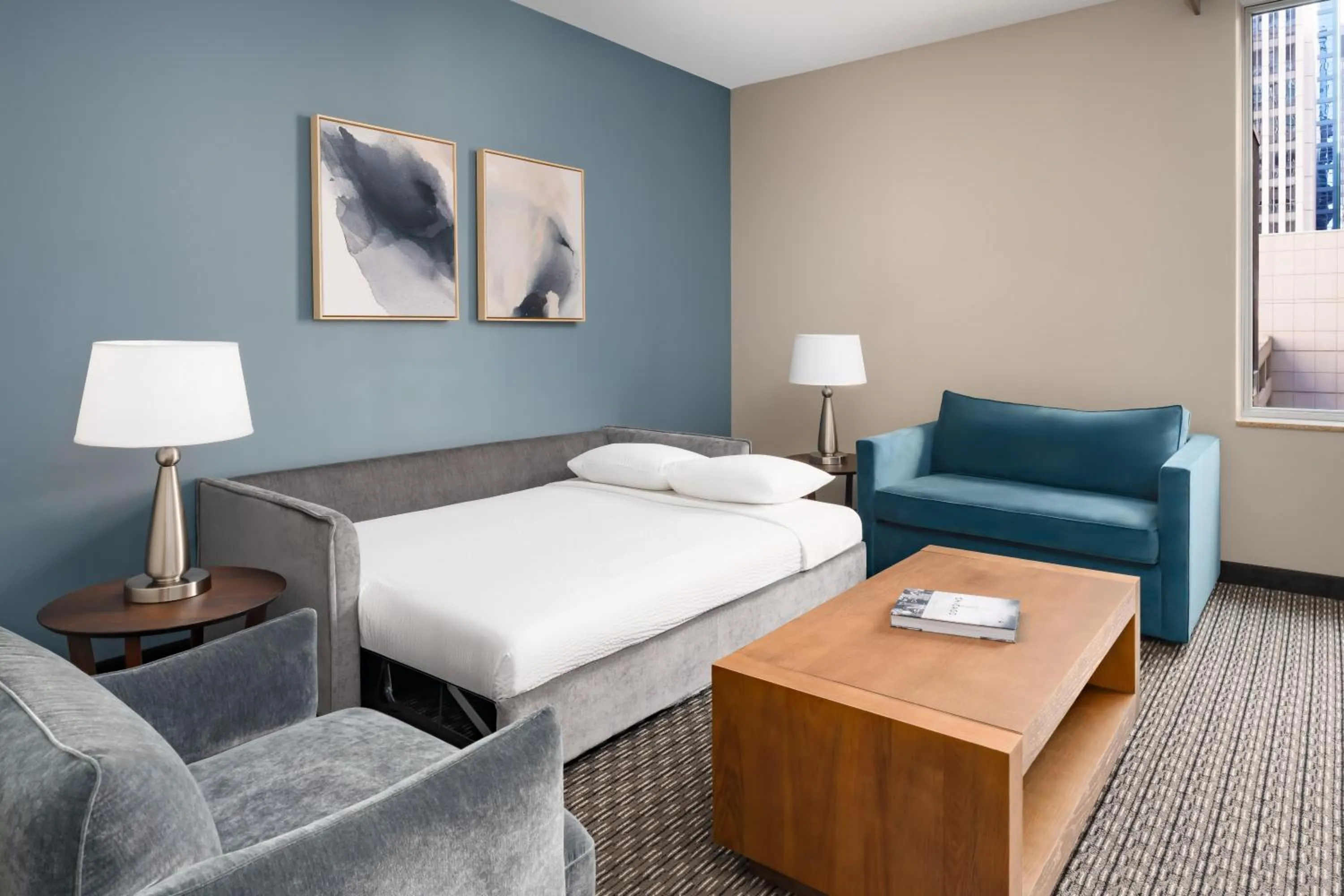 Bed in La Quinta by Wyndham Chicago Downtown