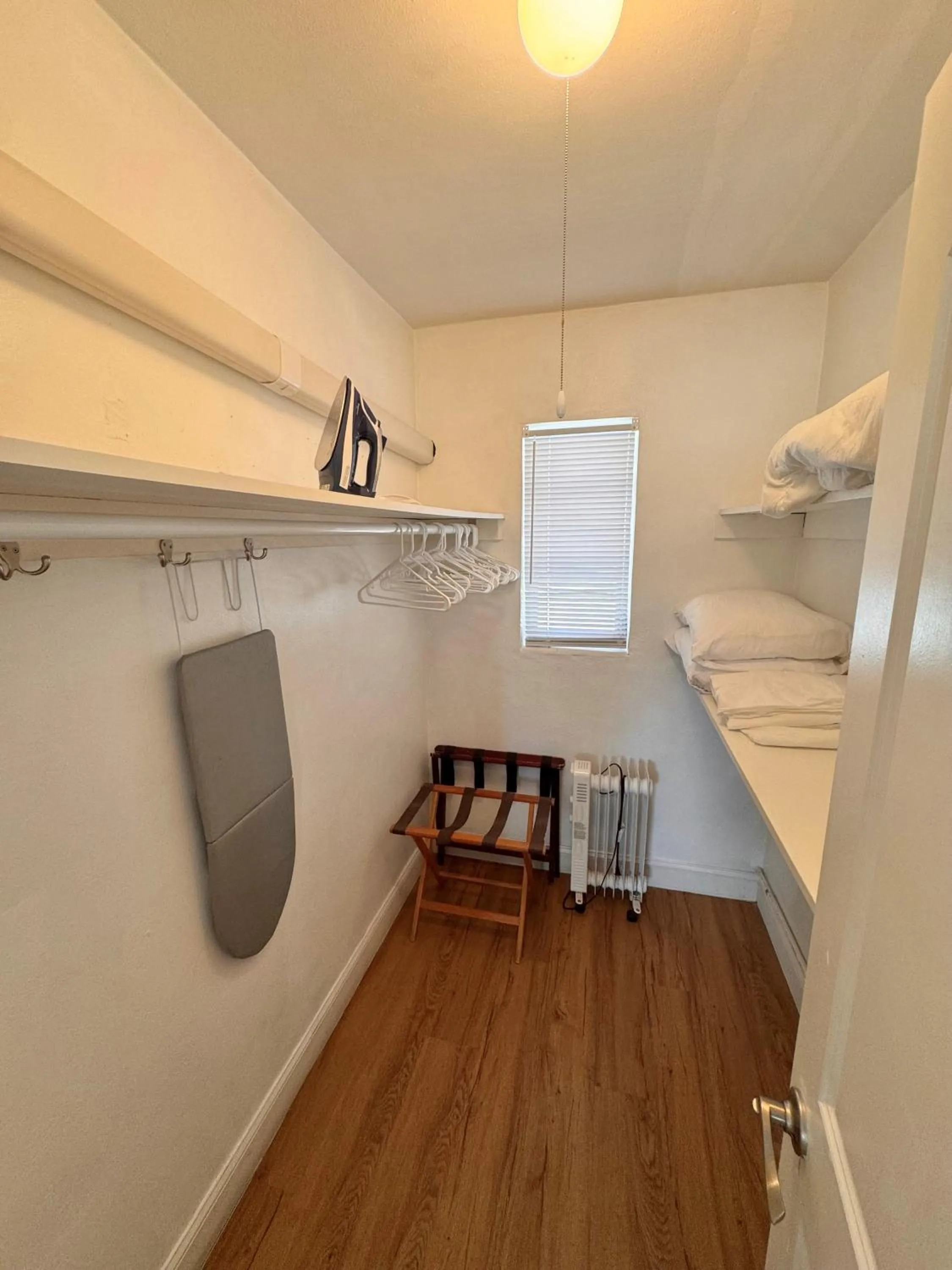 wardrobe in Coral Key Inn