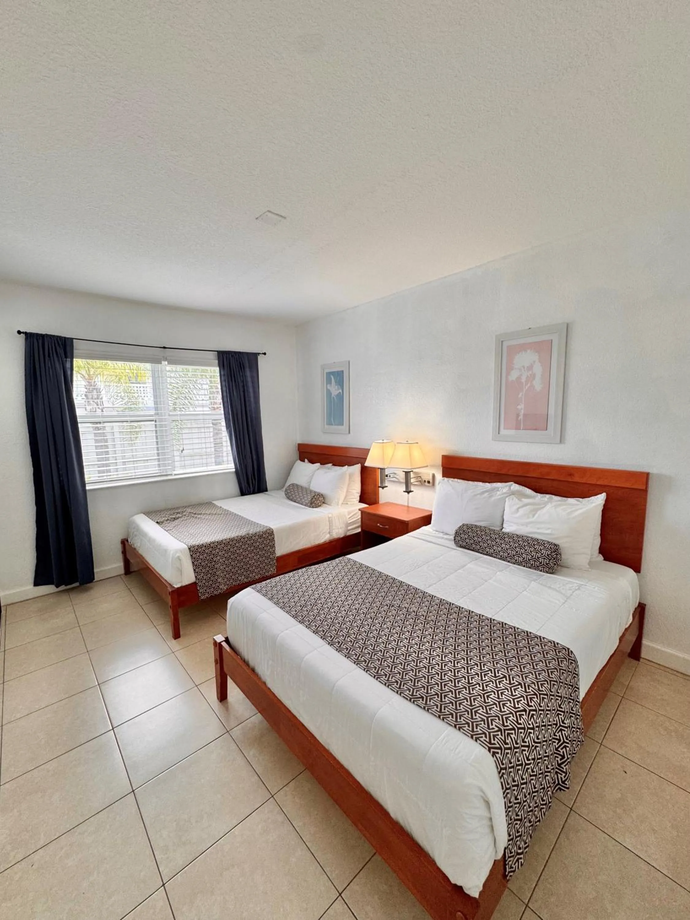 Bedroom, Bed in Coral Key Inn