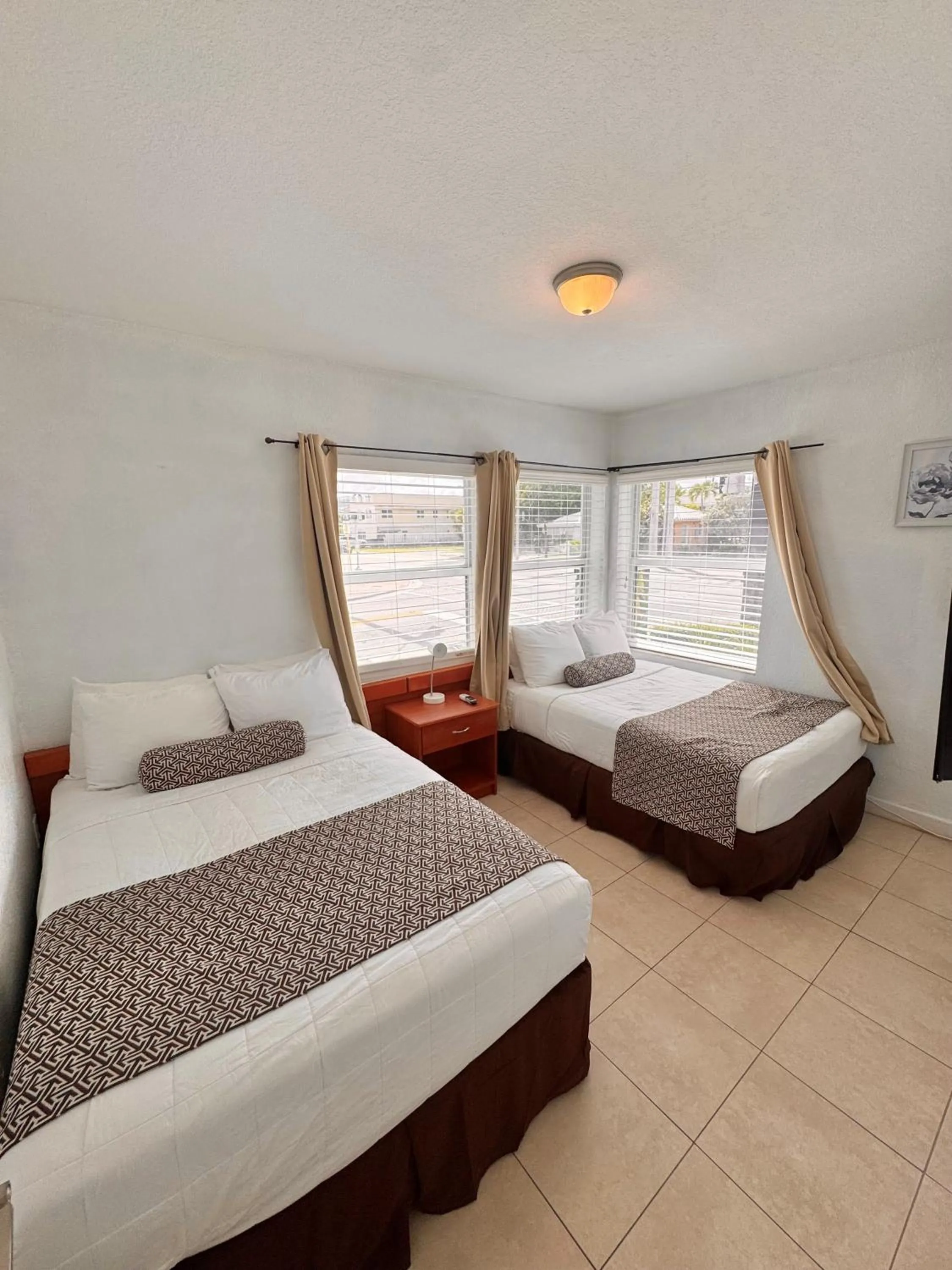 Bed in Coral Key Inn