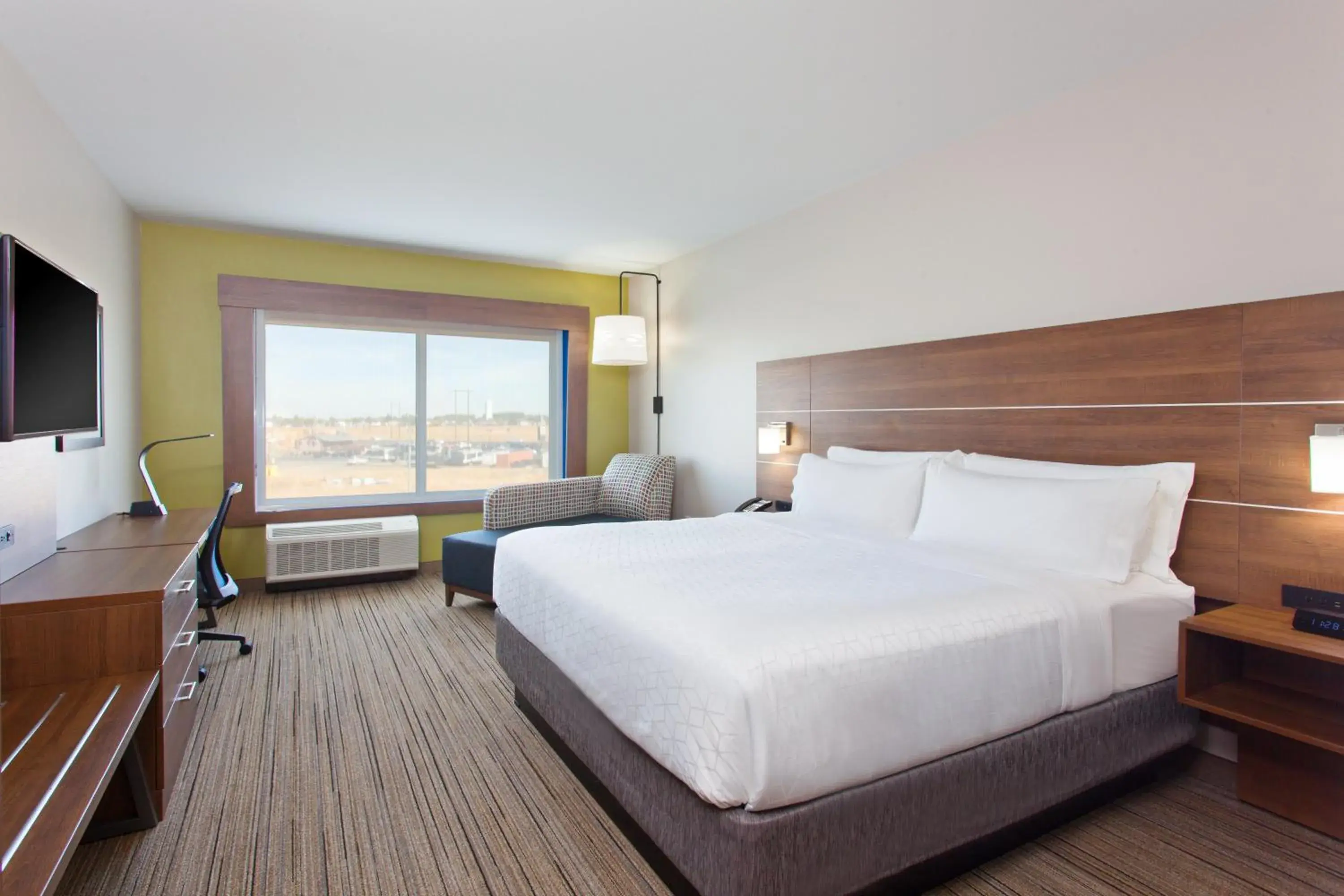 King Room - Hearing Accessible/Non-Smoking in Holiday Inn Express & Suites - Moses Lake by IHG King Room - Hearing Accessible/Non-Smoking in Holiday Inn Express & Suites - Moses Lake by IHG