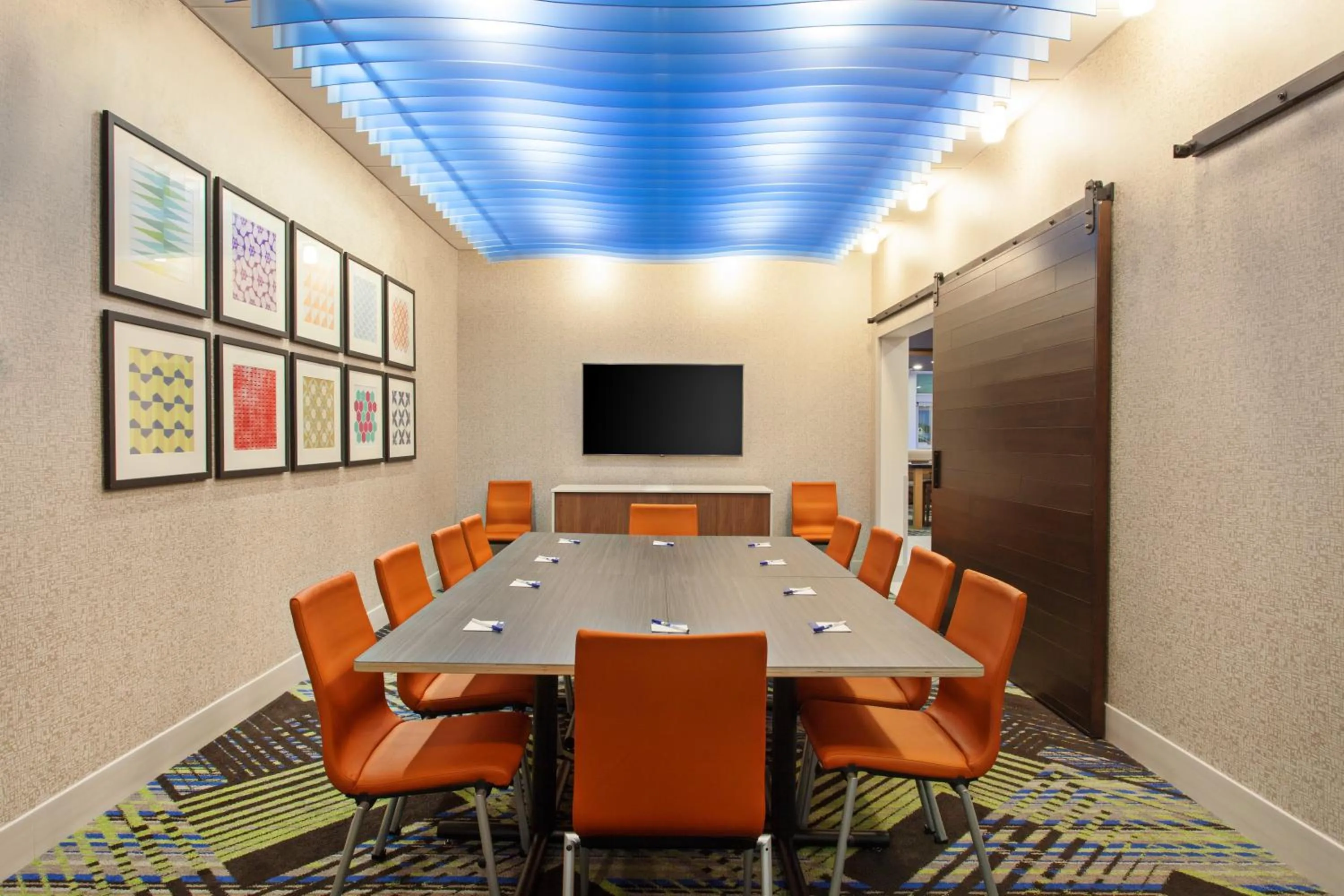 Meeting/conference room in Holiday Inn Express & Suites - Moses Lake by IHG