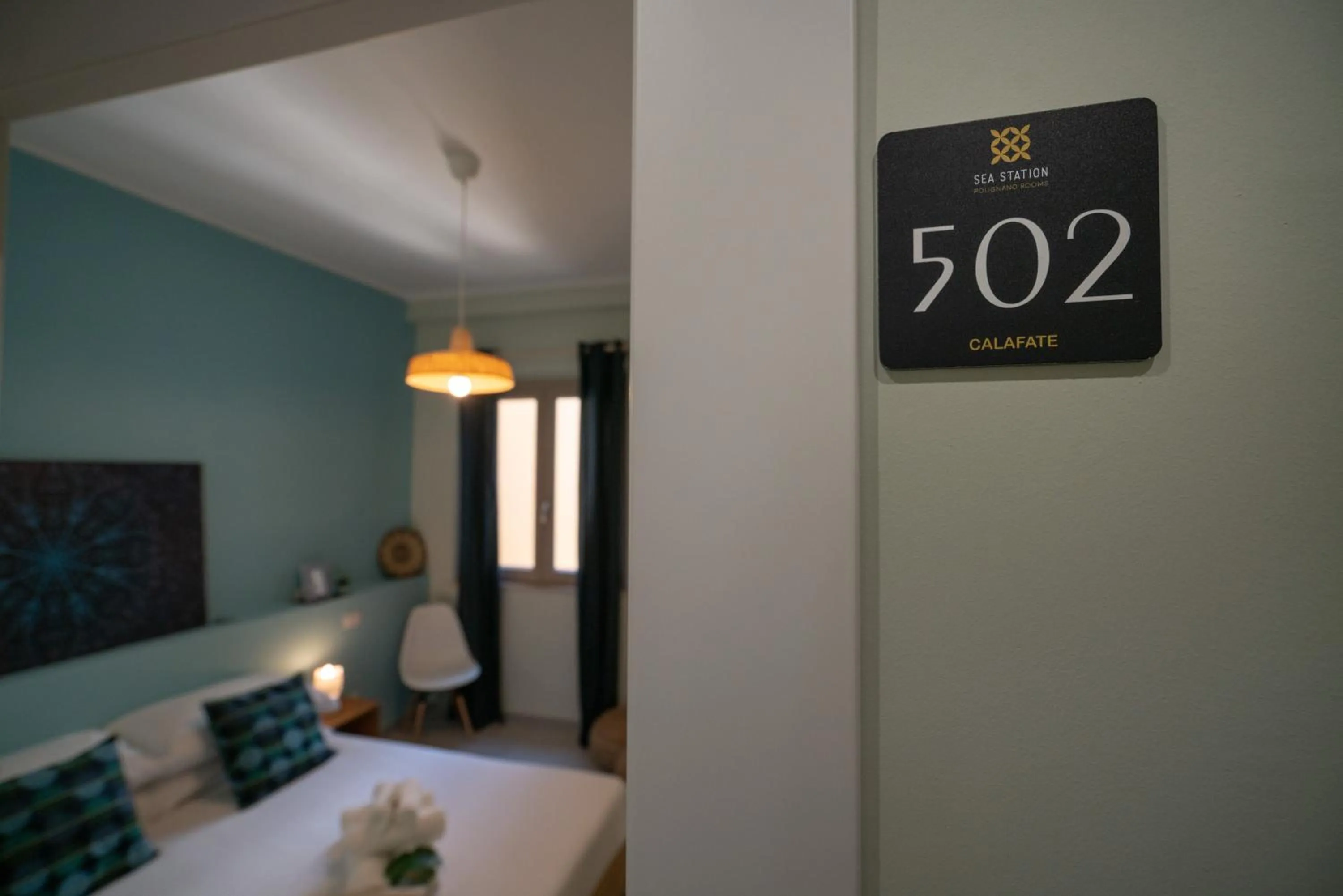 Property logo or sign, Bed in Sea Station