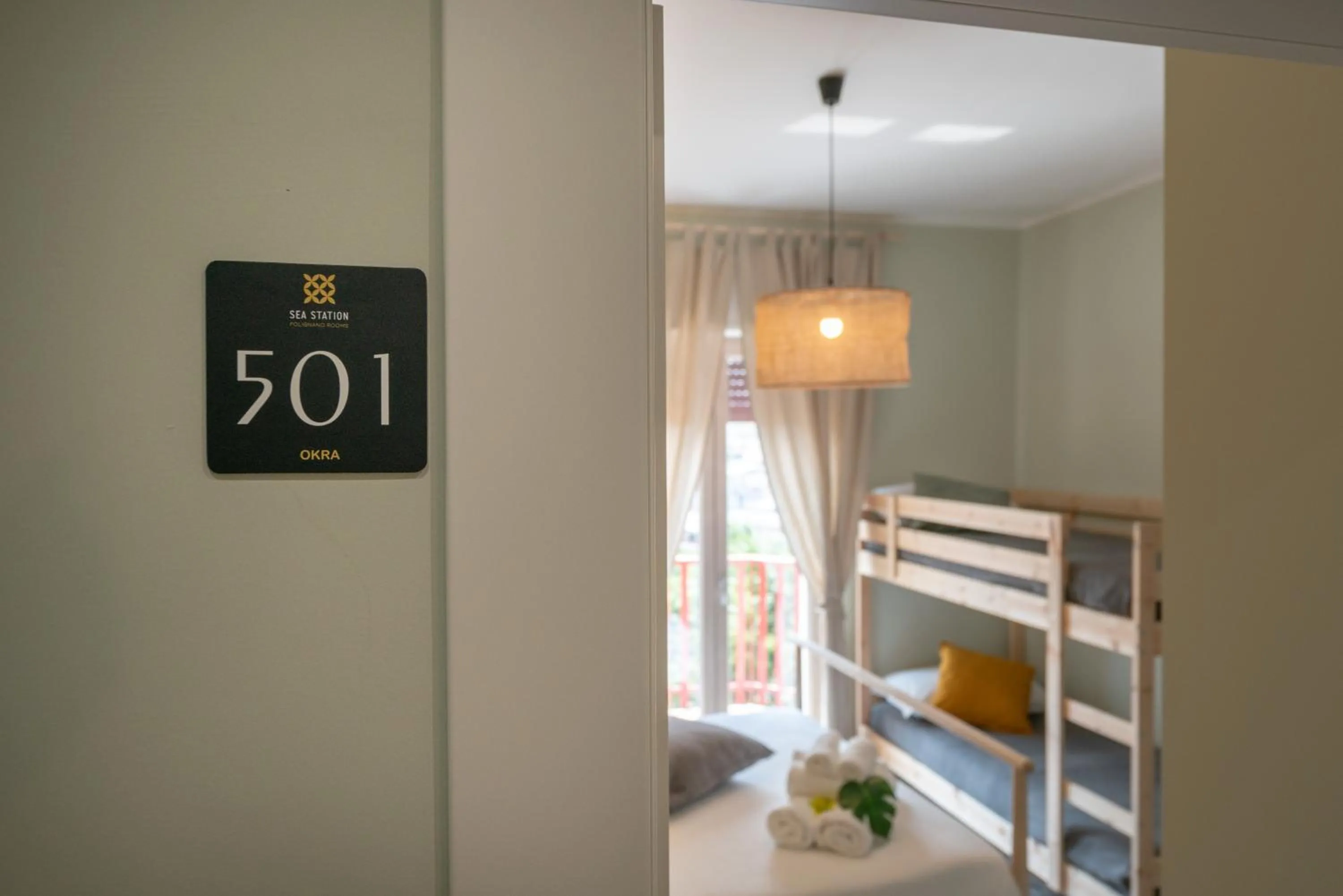 Property logo or sign, Bed in Sea Station