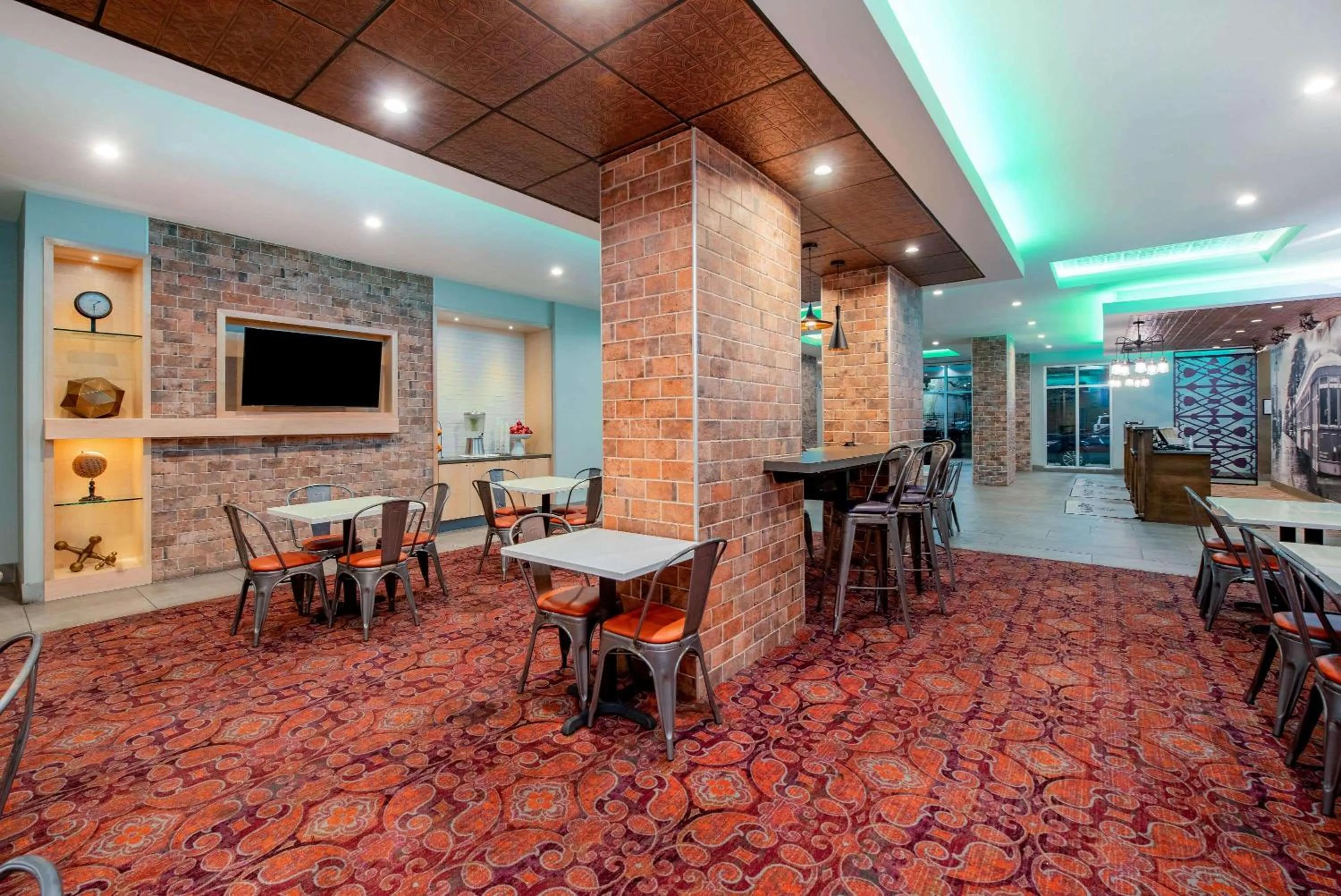 Restaurant/places to eat in La Quinta by Wyndham New Orleans Downtown