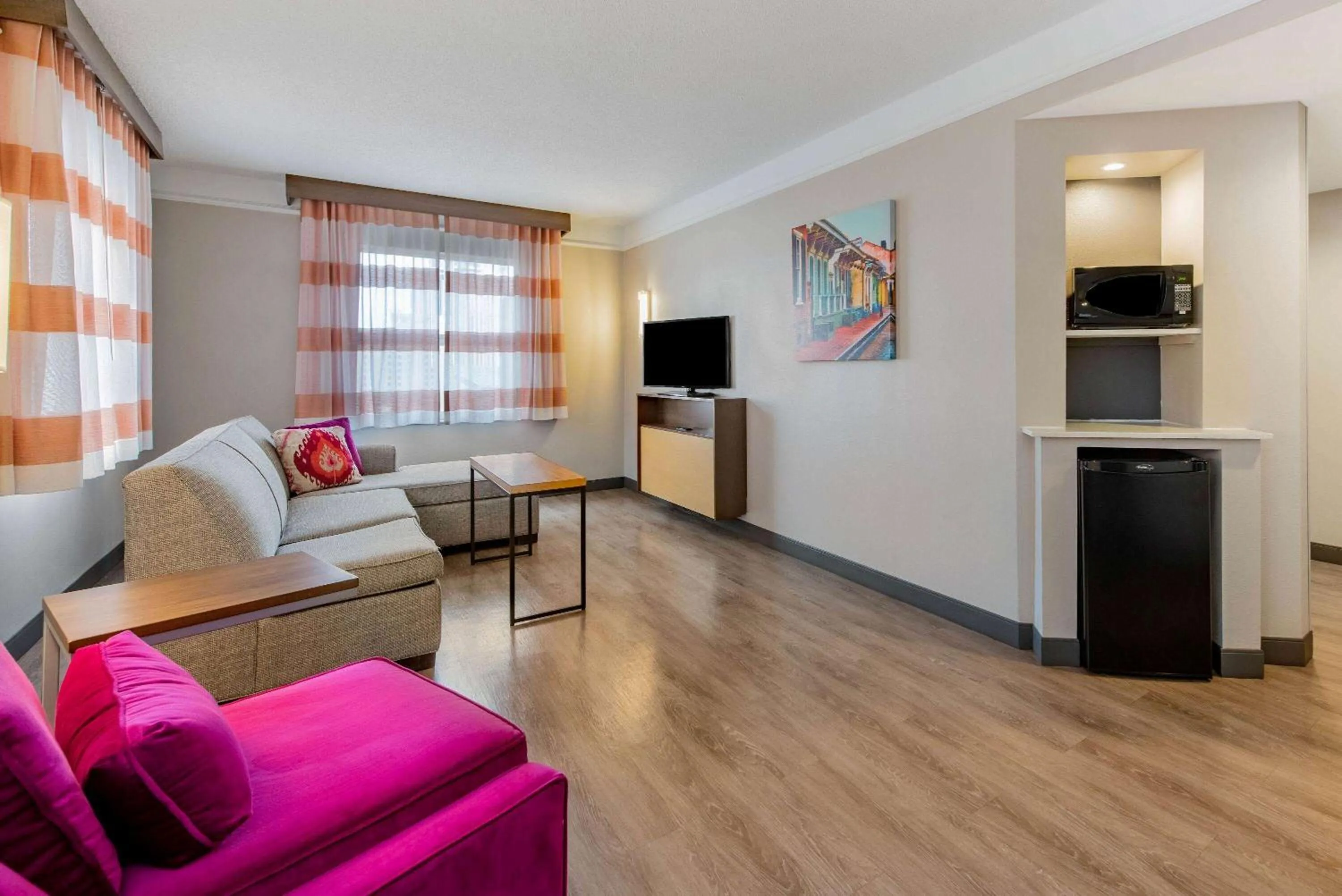 Photo of the whole room in La Quinta by Wyndham New Orleans Downtown