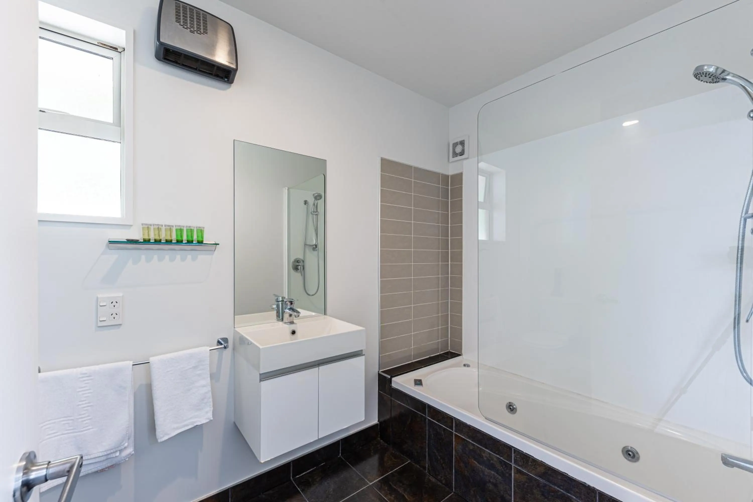 Shower in 315 Motel Riccarton