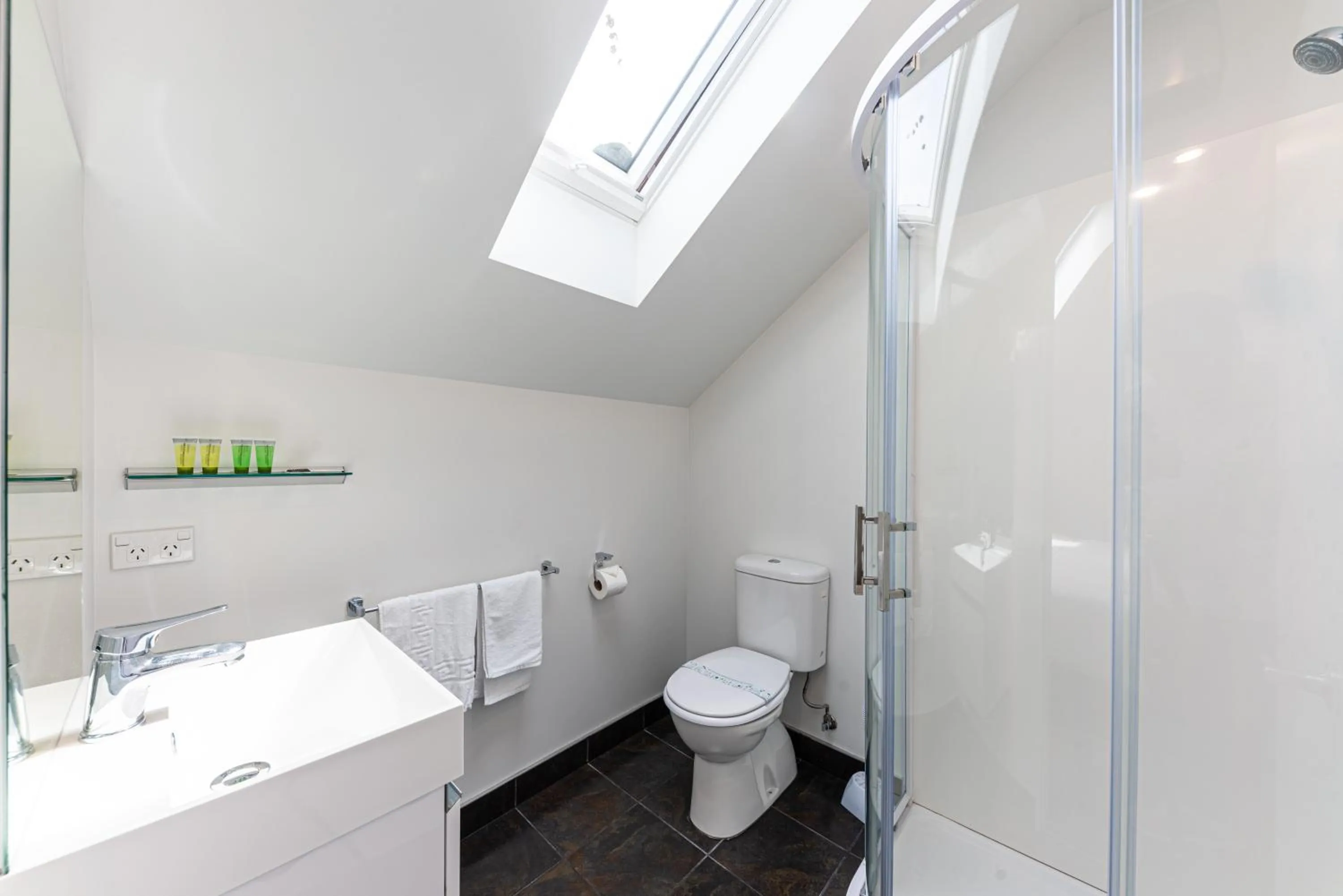 Shower in 315 Motel Riccarton