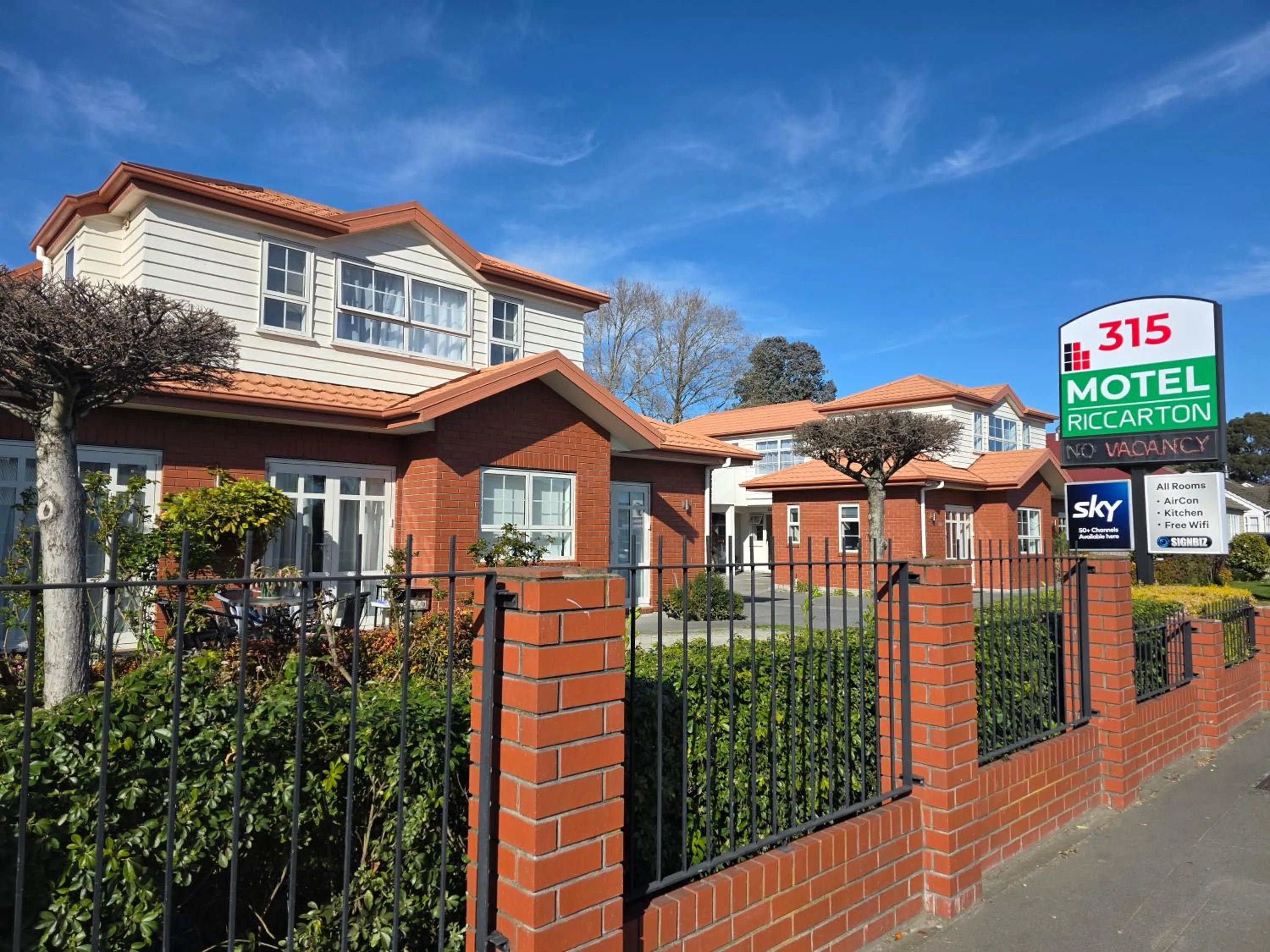 Property building in 315 Motel Riccarton