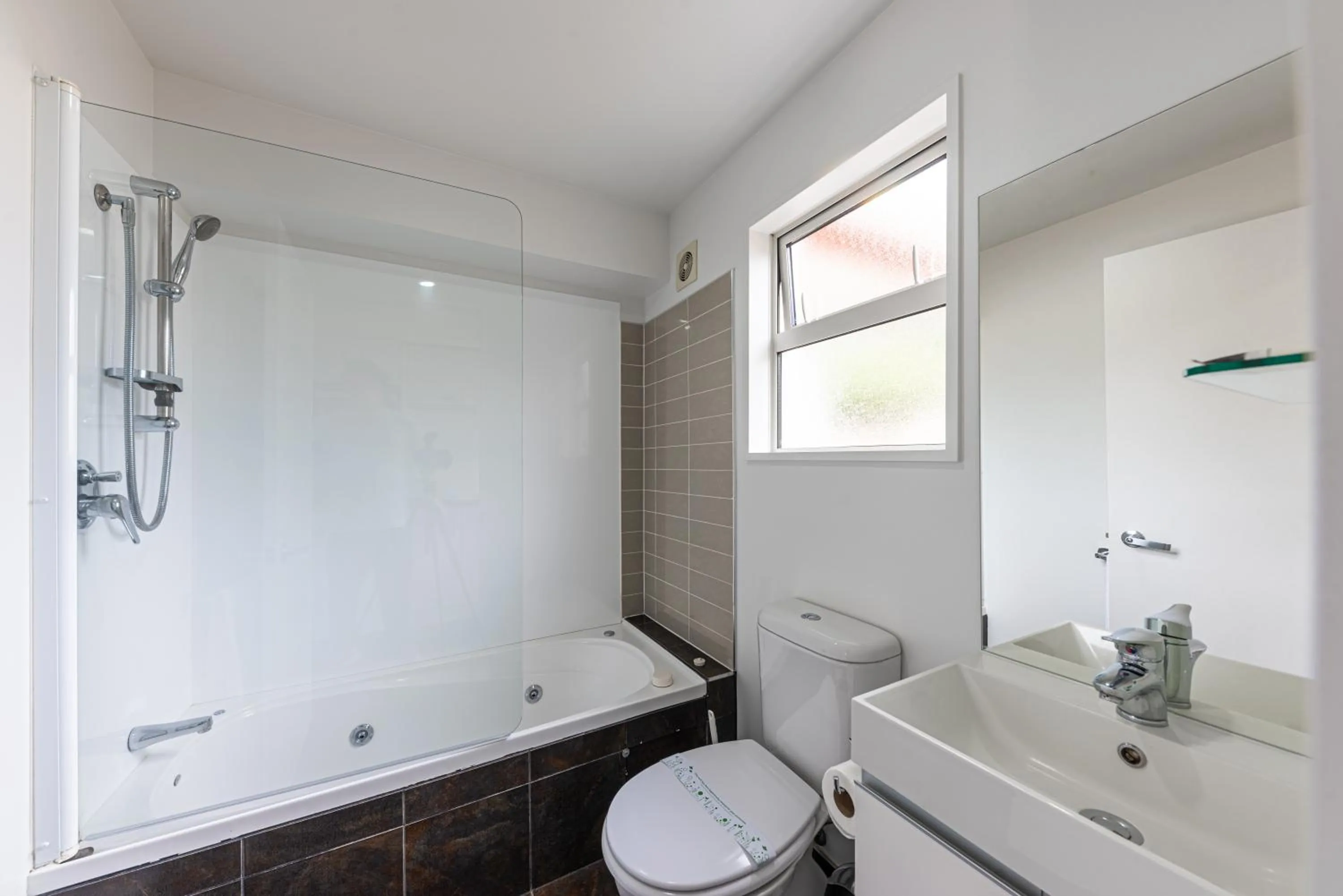 Shower in 315 Motel Riccarton