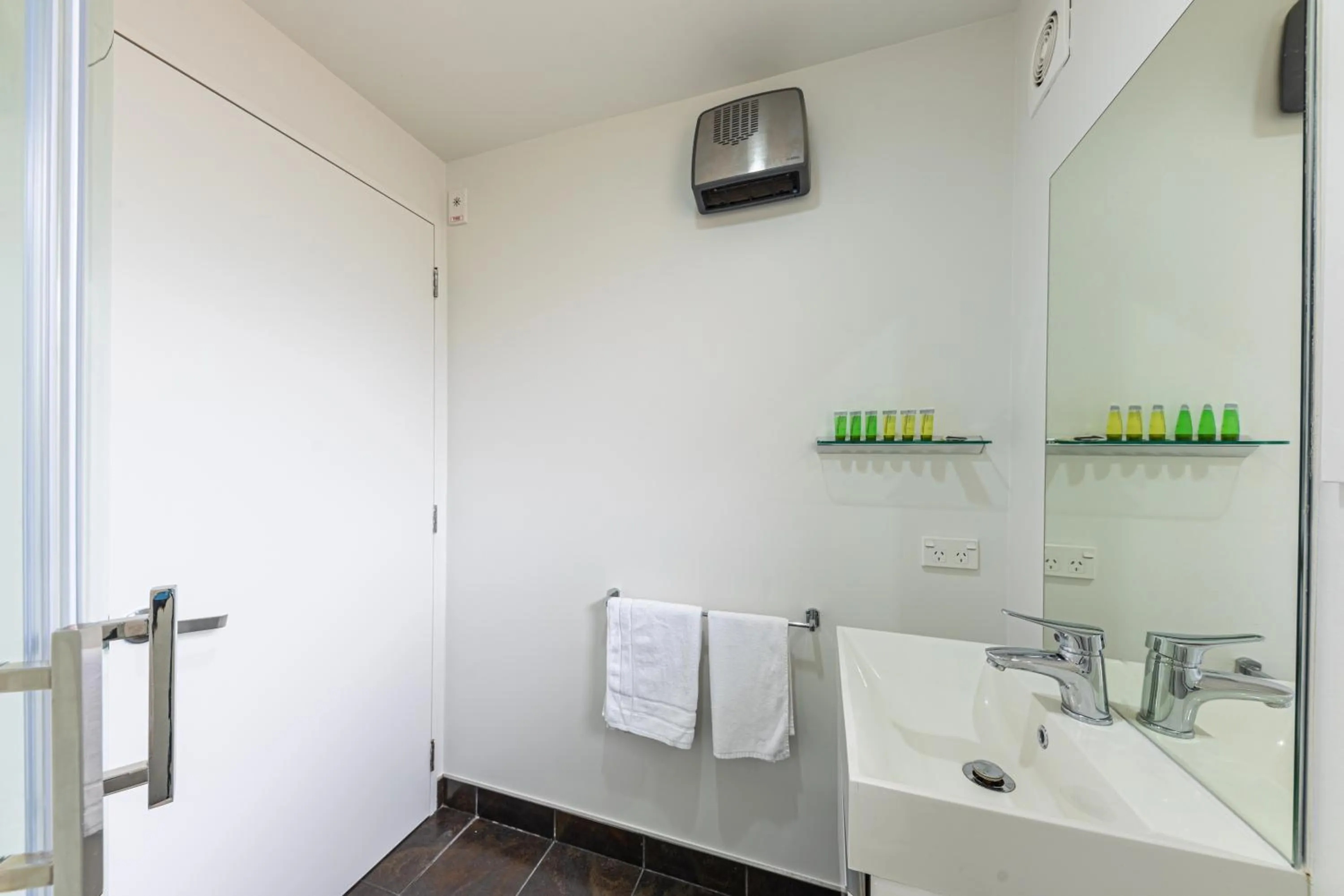 Shower in 315 Motel Riccarton