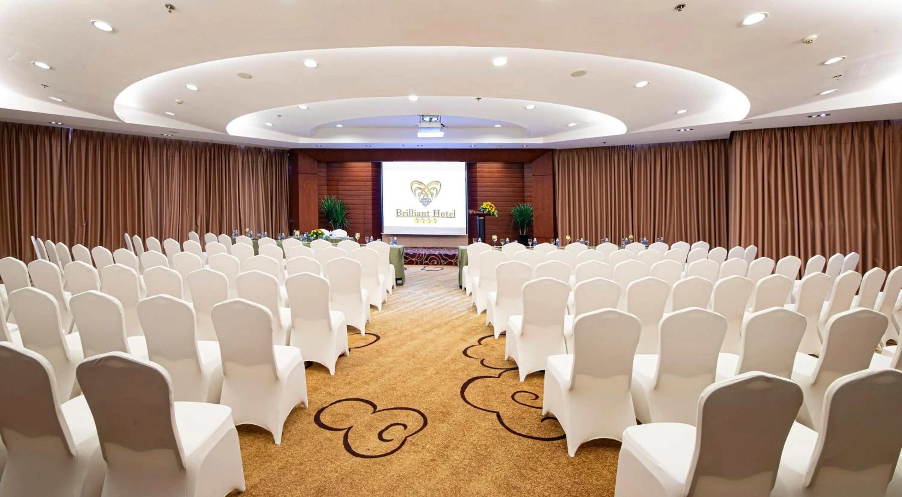 Business facilities in Brilliant Hotel - Afternoon Tea Inclusive