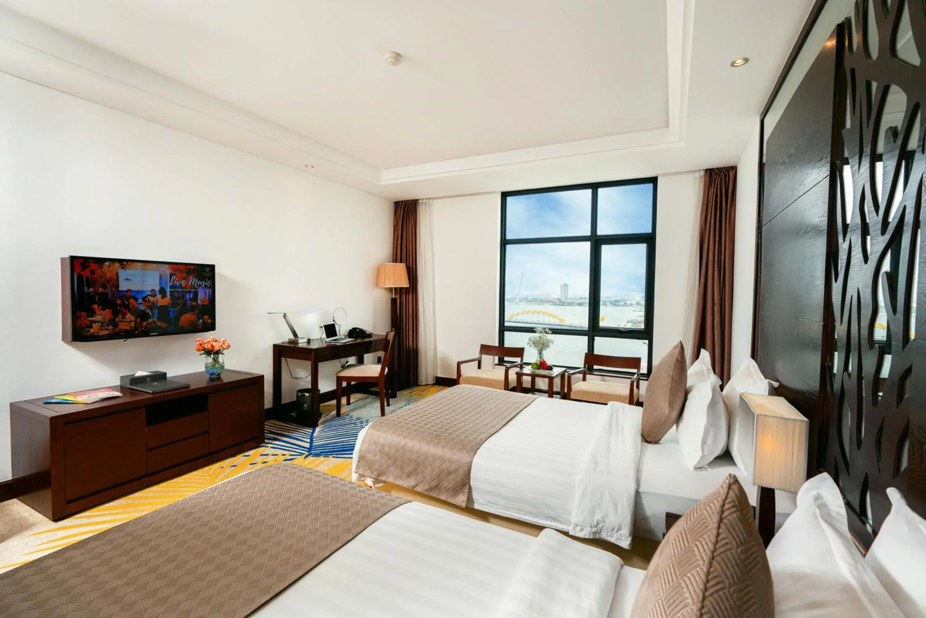 Deluxe River View Twin Room - Afternoon Tea Included Once Per Stay in Brilliant Hotel - Afternoon Tea Inclusive Deluxe River View Twin Room - Afternoon Tea Included Once Per Stay in Brilliant Hotel - Afternoon Tea Inclusive