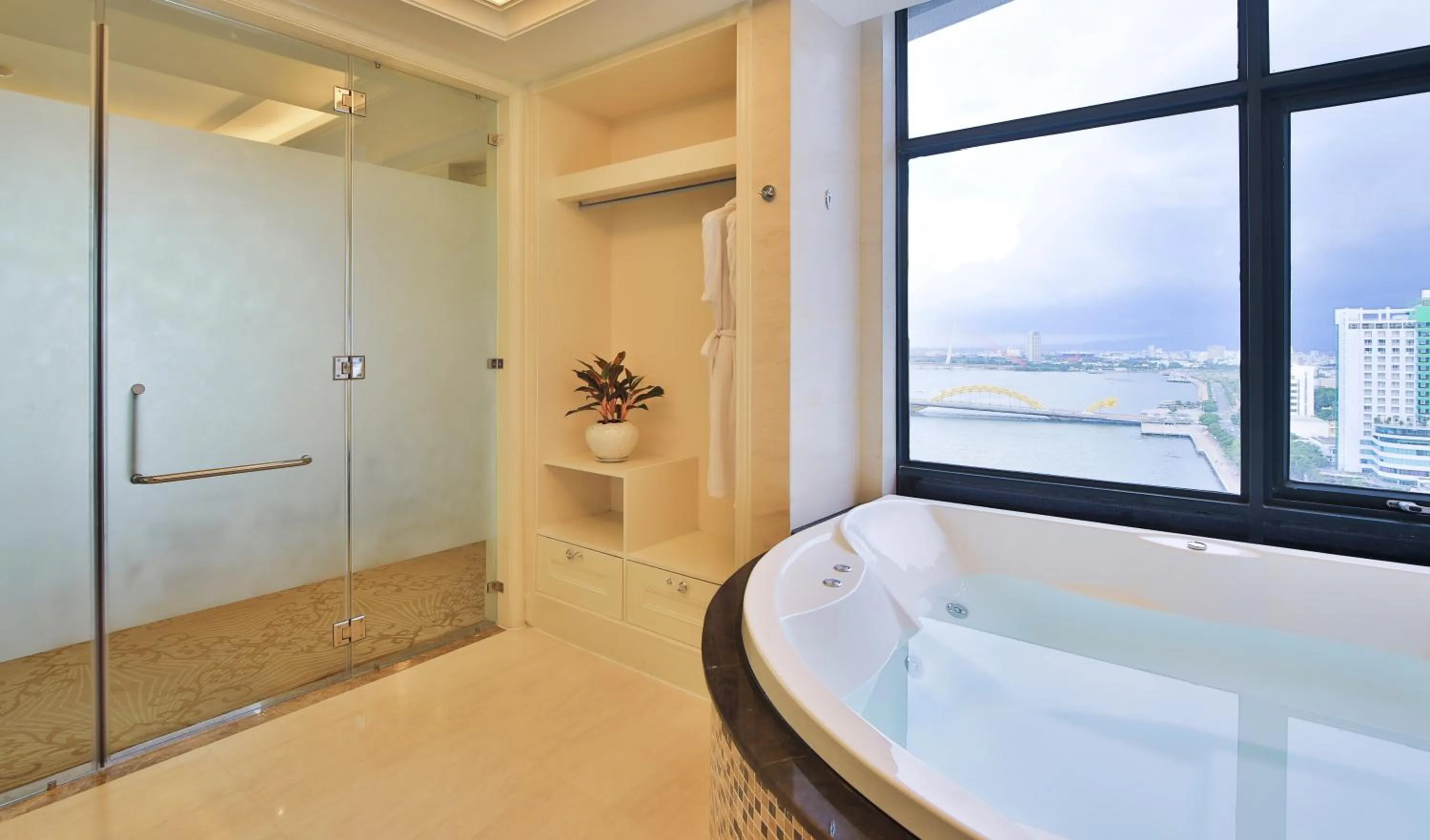 Bathroom in Brilliant Hotel - Afternoon Tea Inclusive