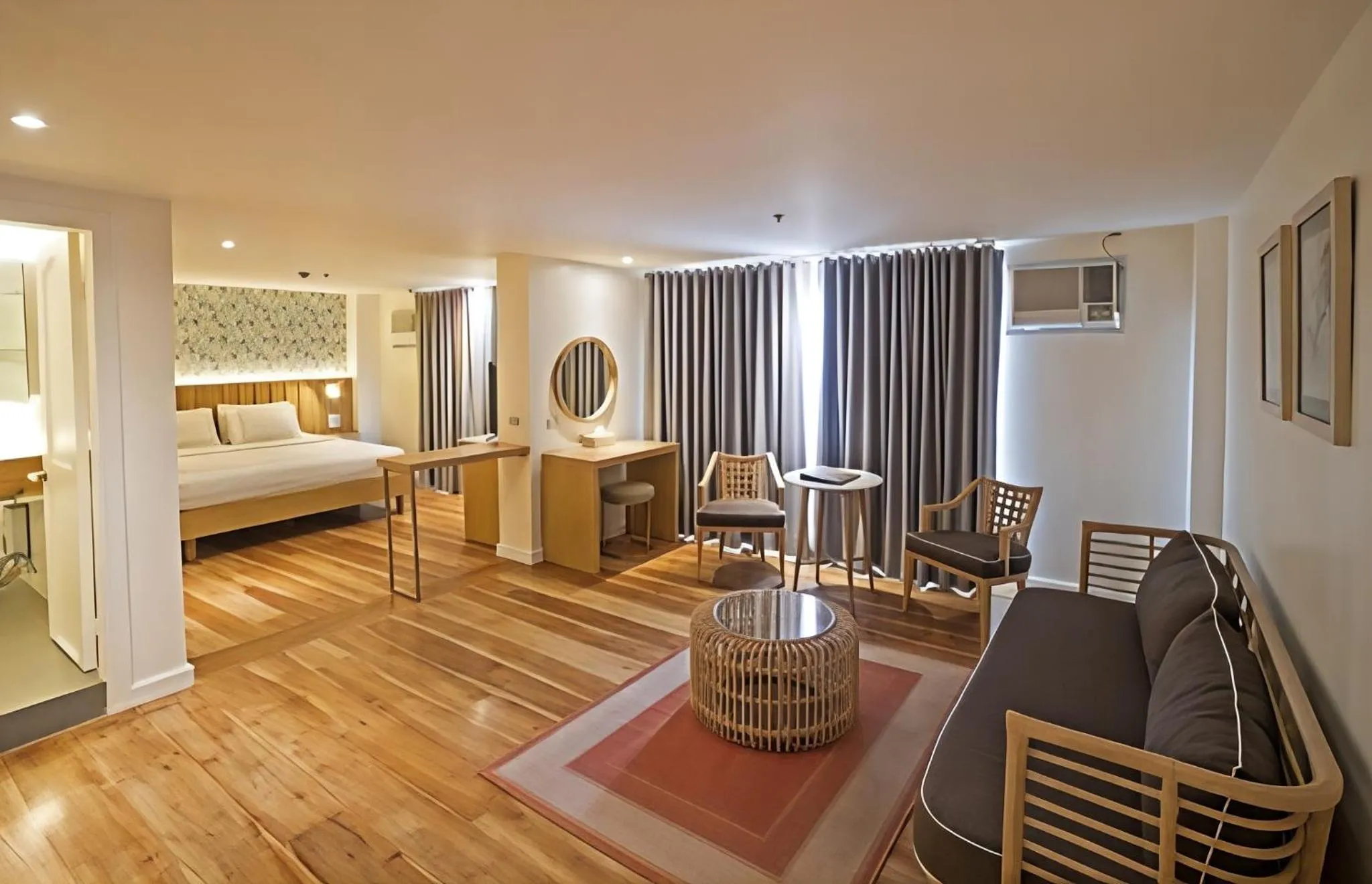 Bed in Sugarland Hotel