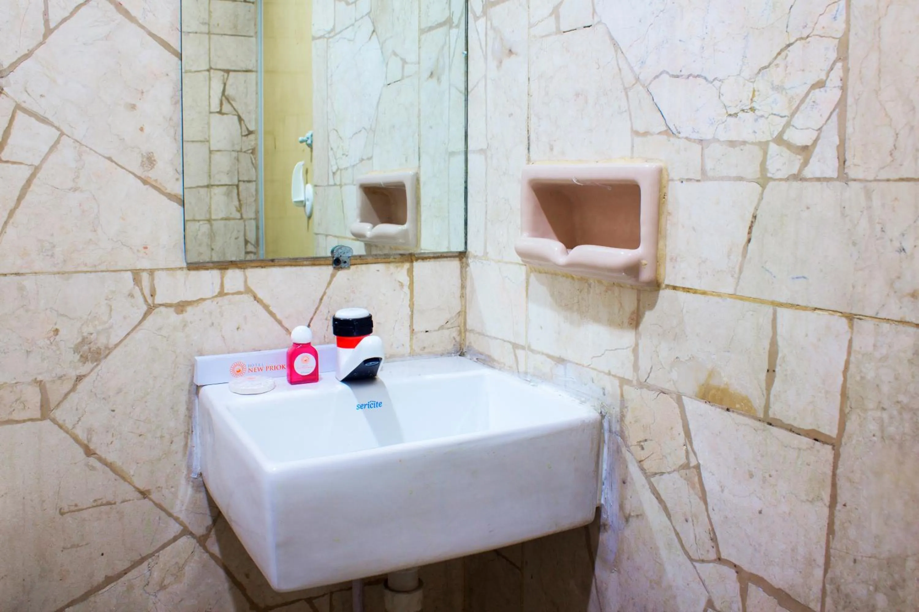 Bathroom in New Priok Indah Syariah Hotel