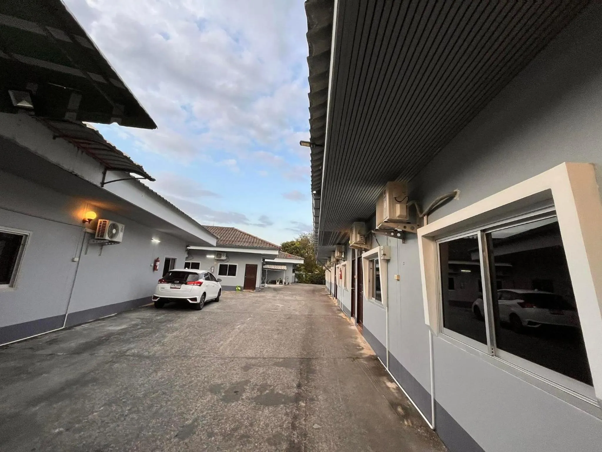 Property building in Metro Palace