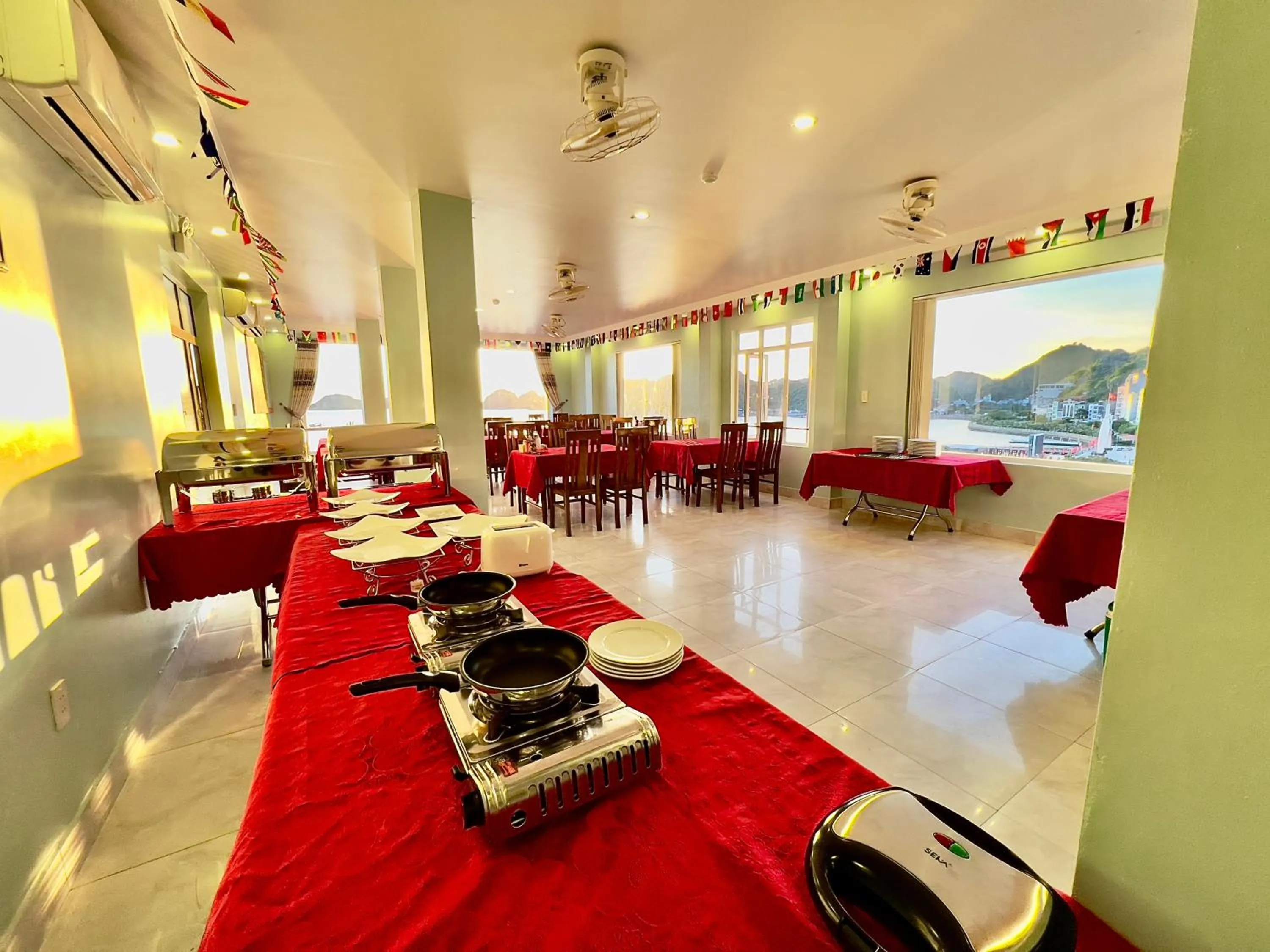 Restaurant/places to eat in Phoenix Flower Hotel