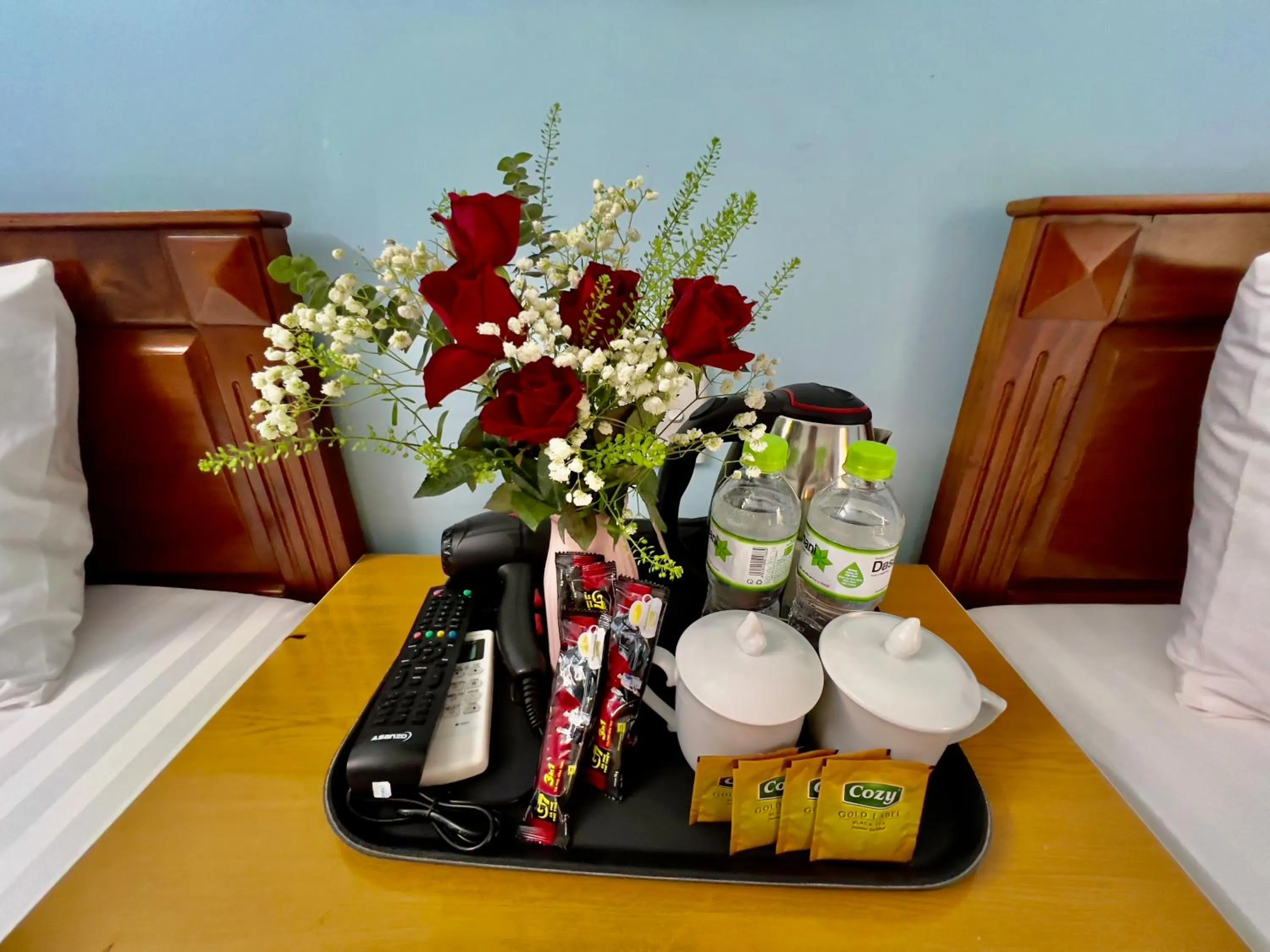 Food and drinks, Bed in Phoenix Flower Hotel