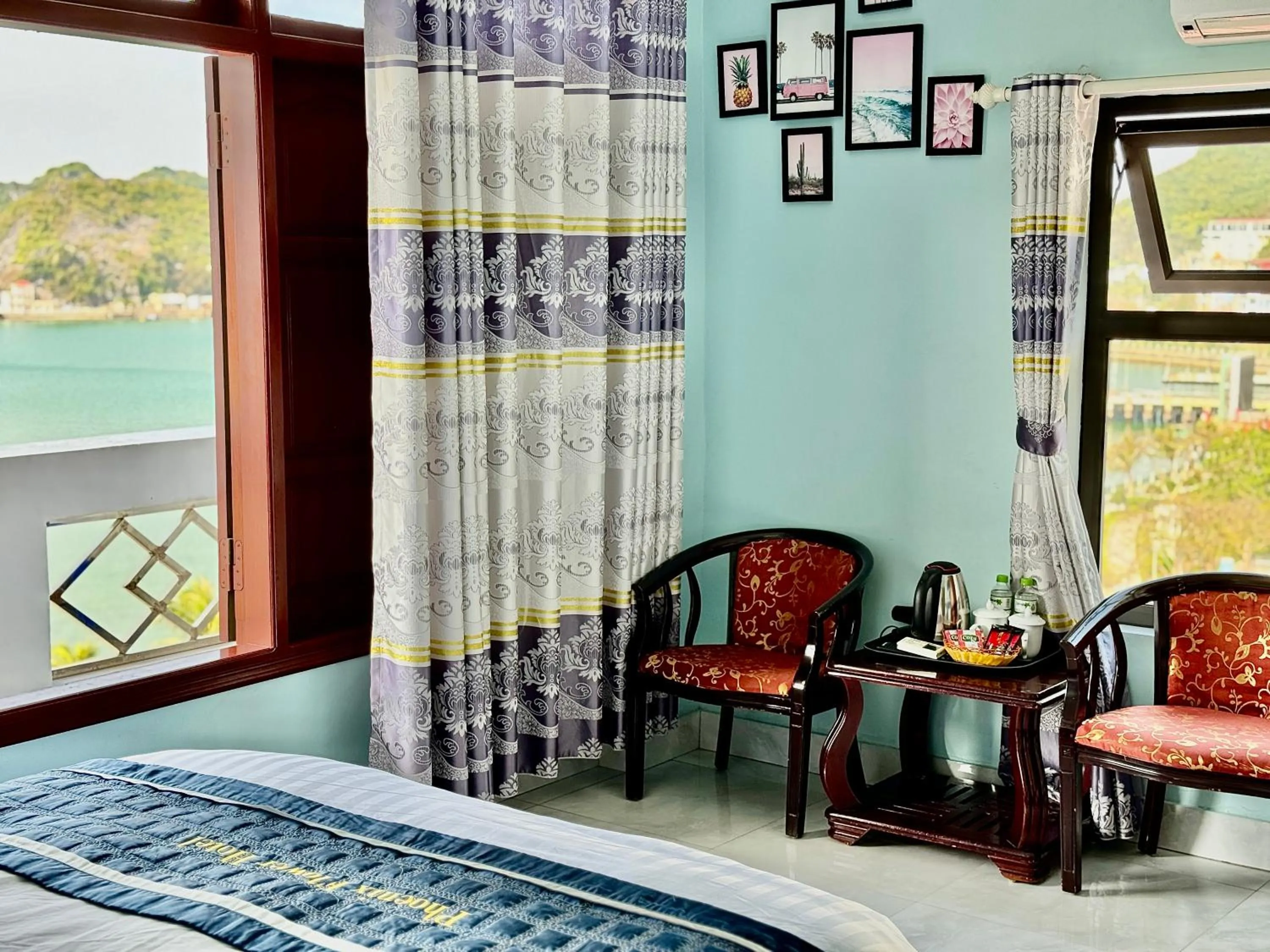 Photo of the whole room in Phoenix Flower Hotel