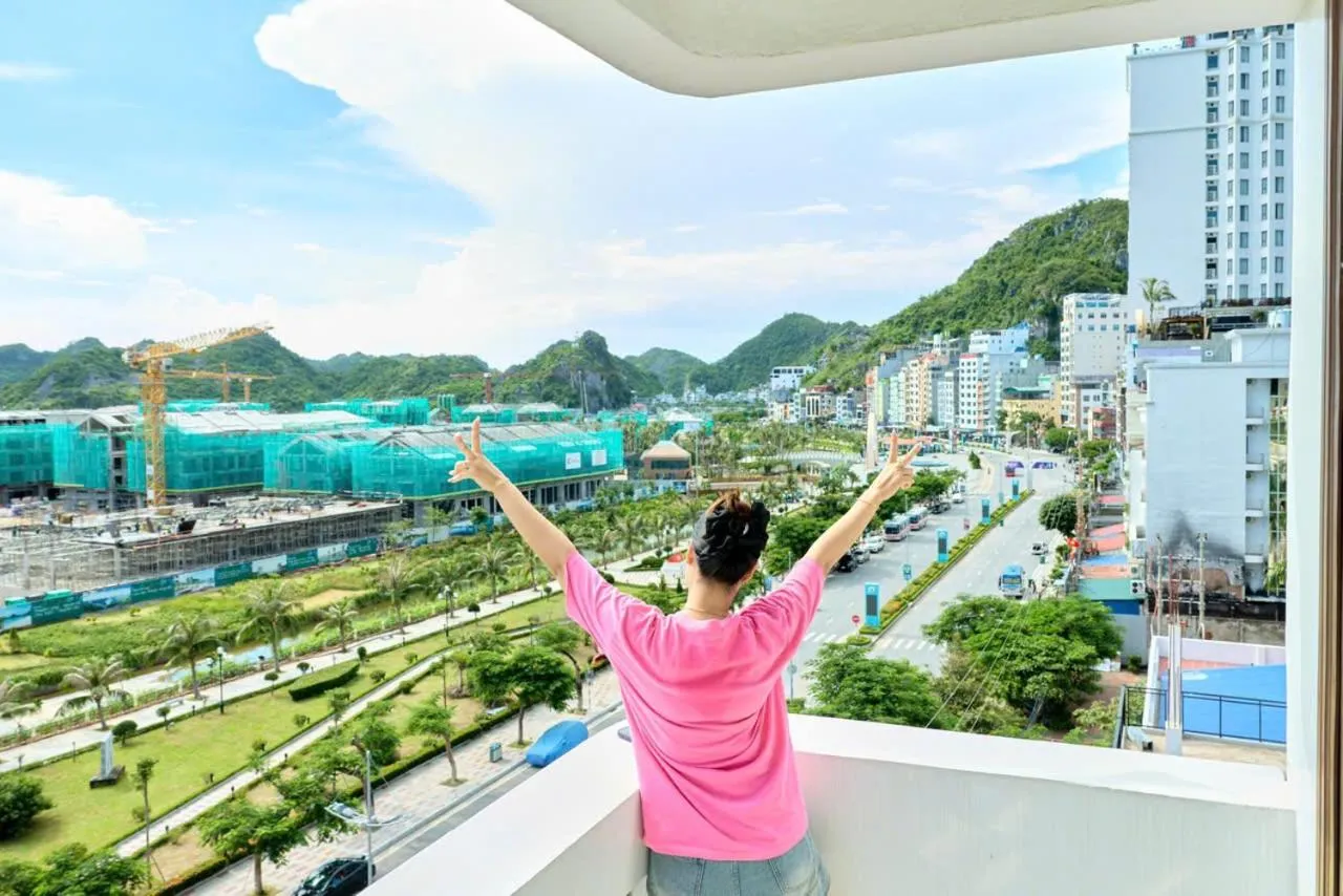 Phoenix Flower Hotel