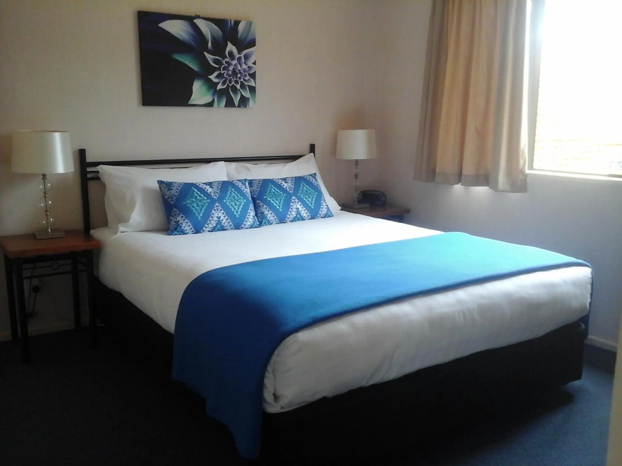 Bed in South Park Motel