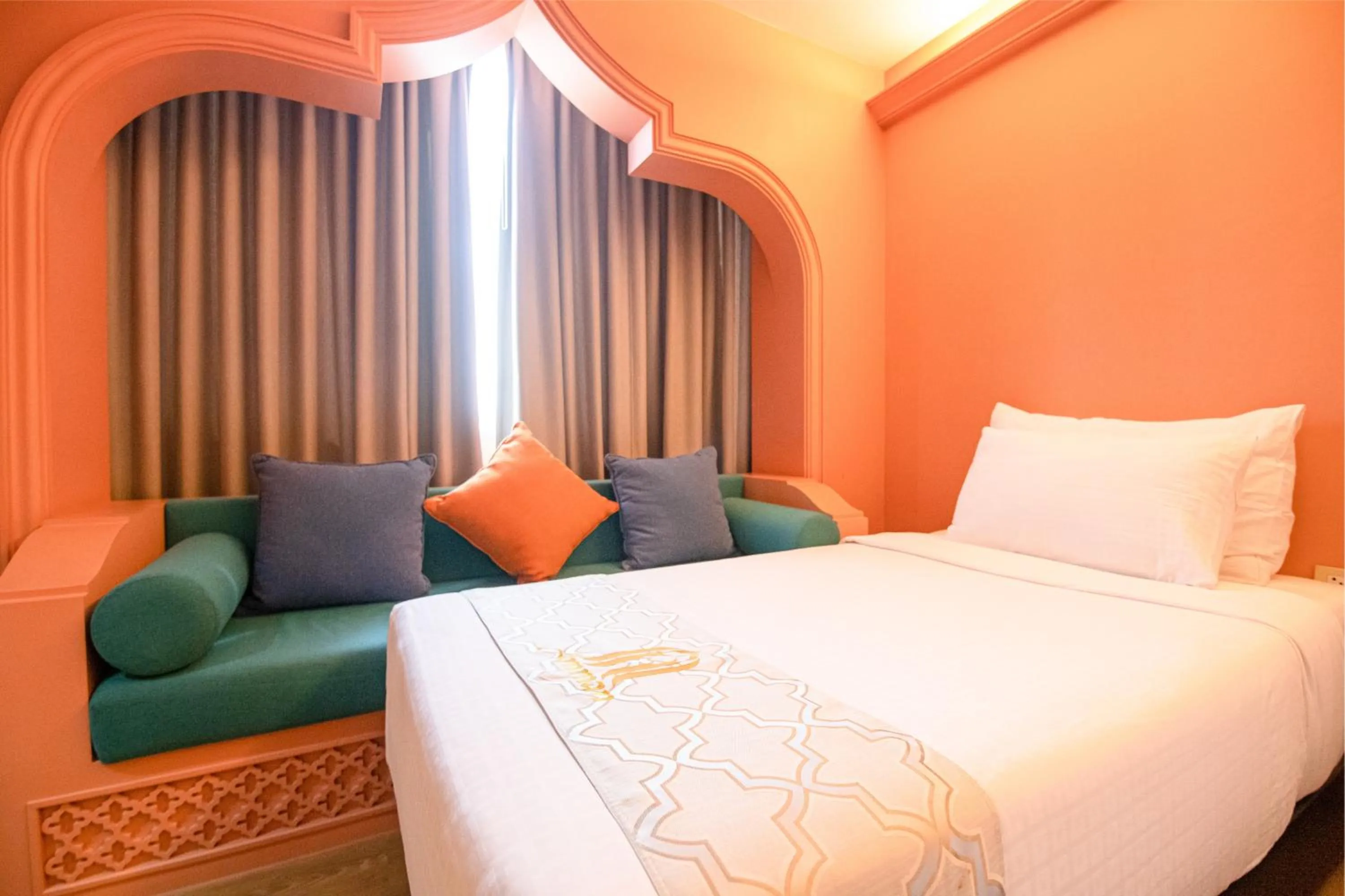 Seating area, Bed in Amman Unique Hotel