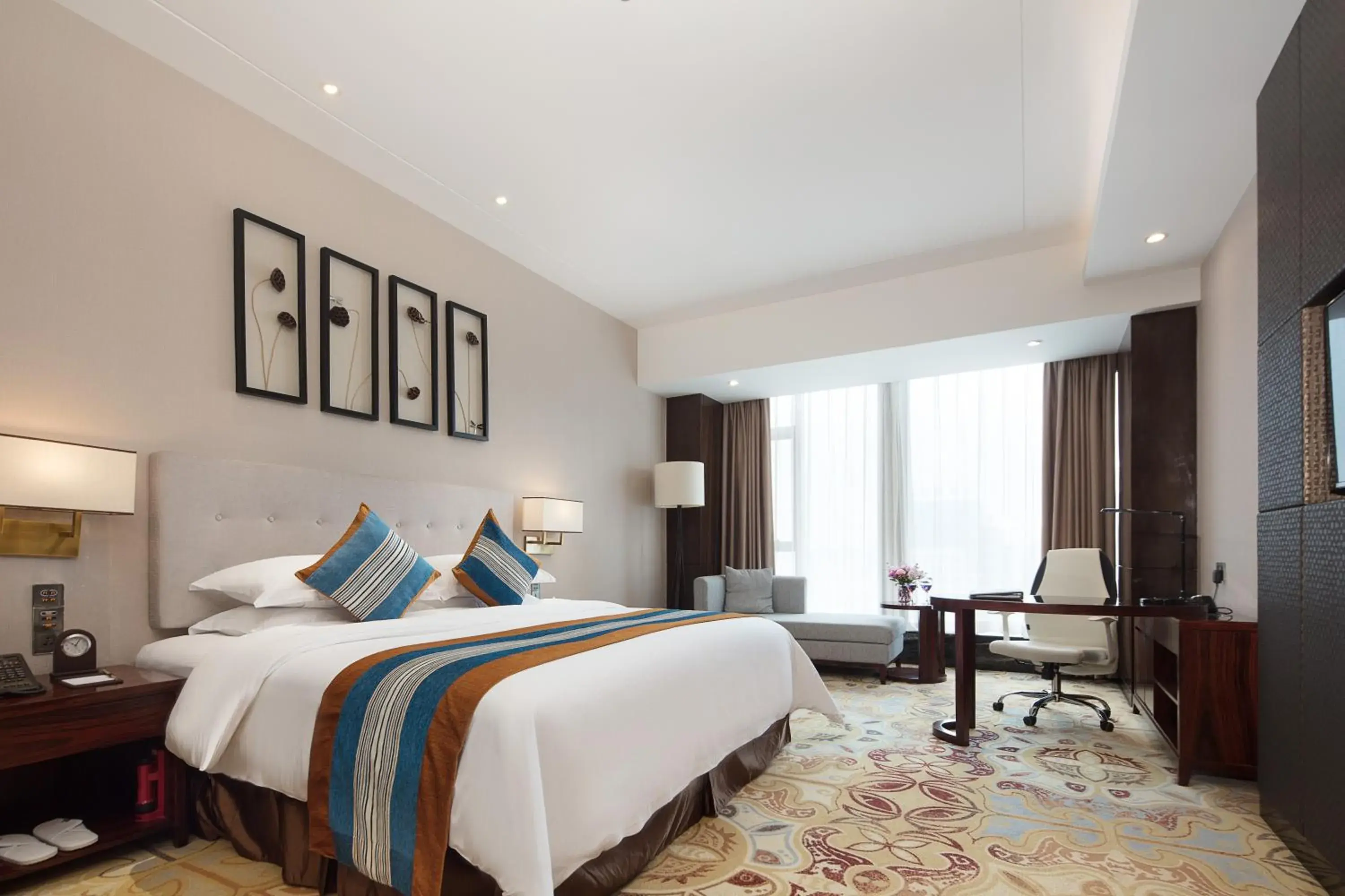 Single Room with Mountain View in Perenc Hotel Single Room with Mountain View in Perenc Hotel