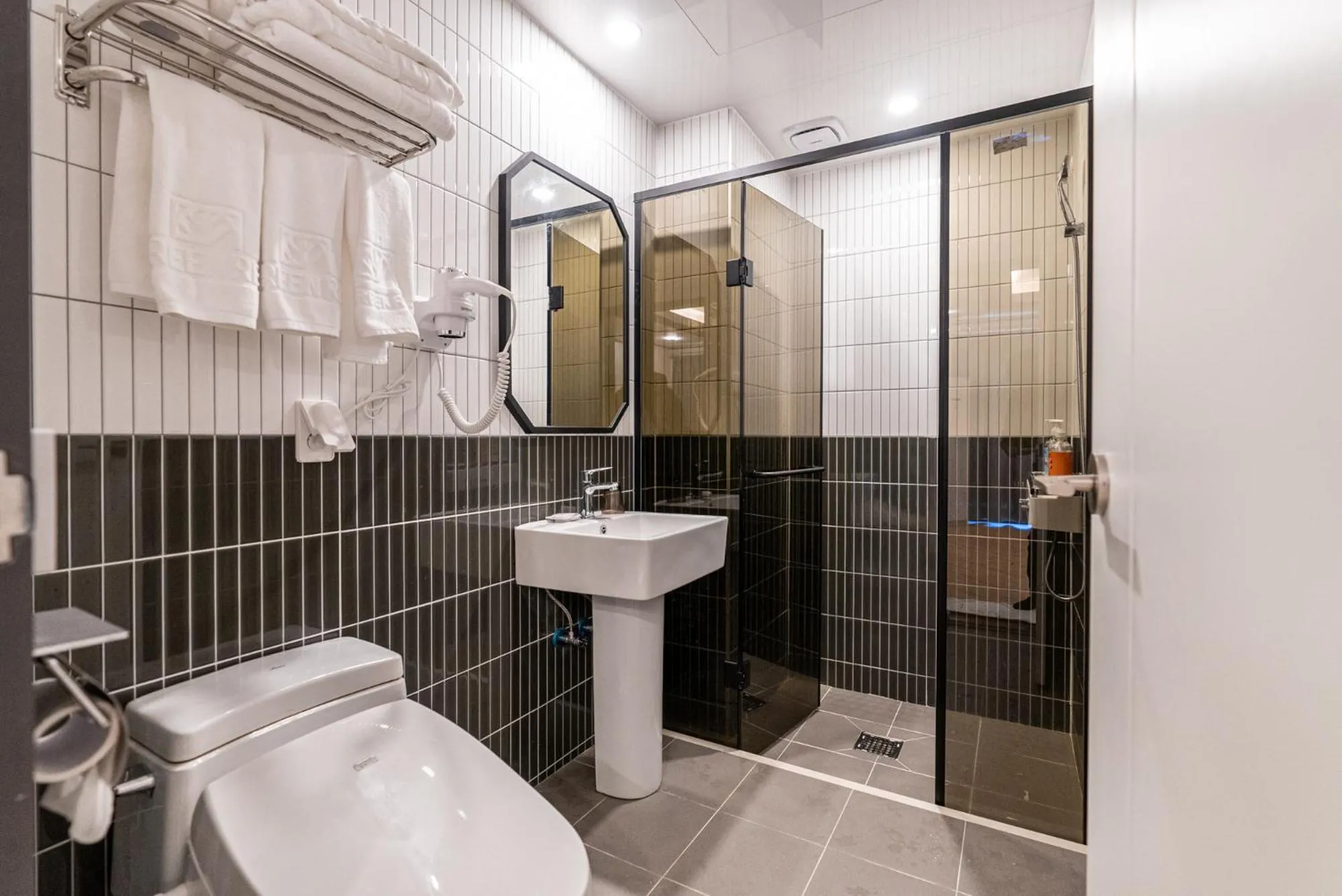 Shower in Eco Green Resort