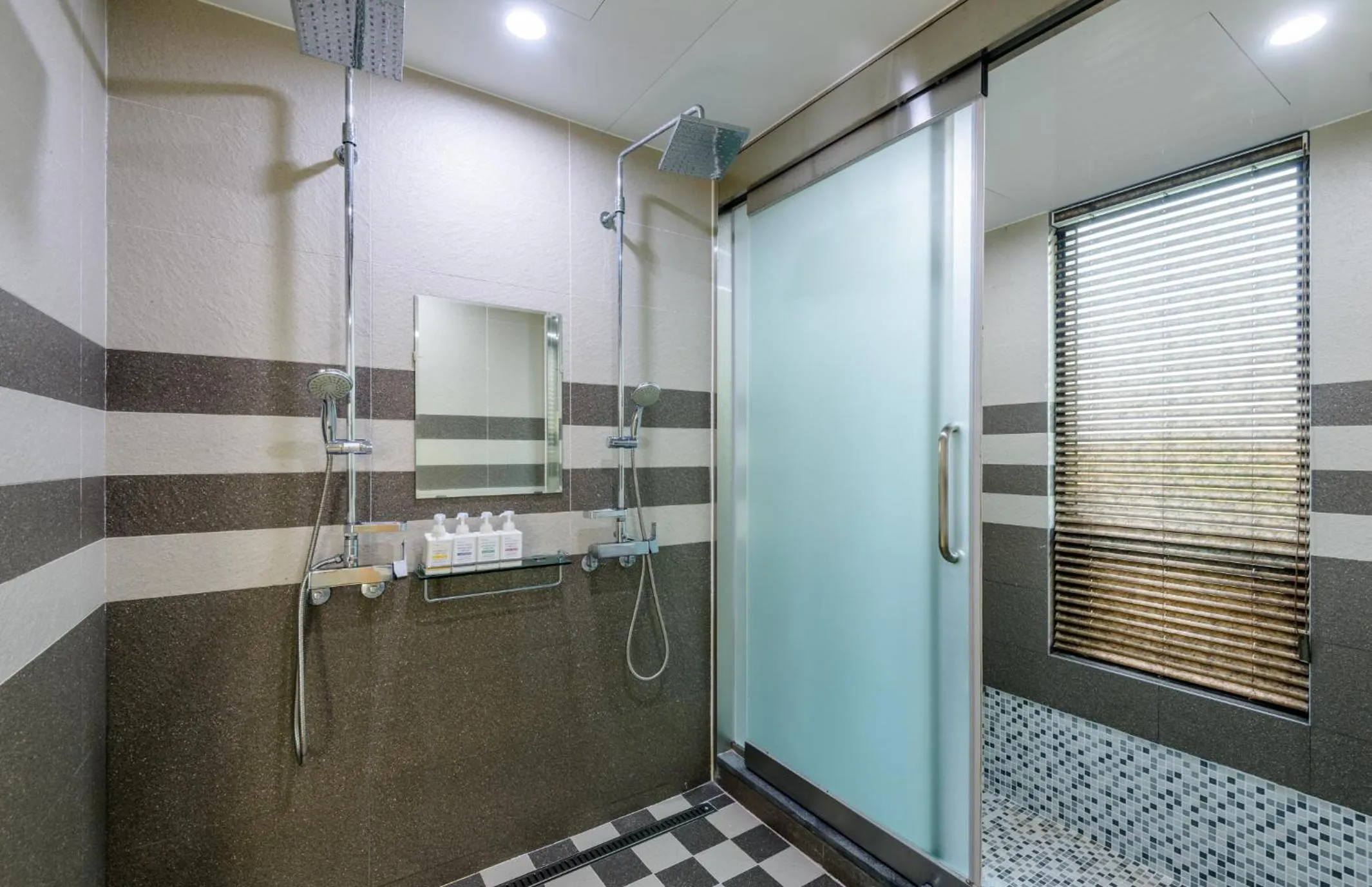Shower in Eco Green Resort