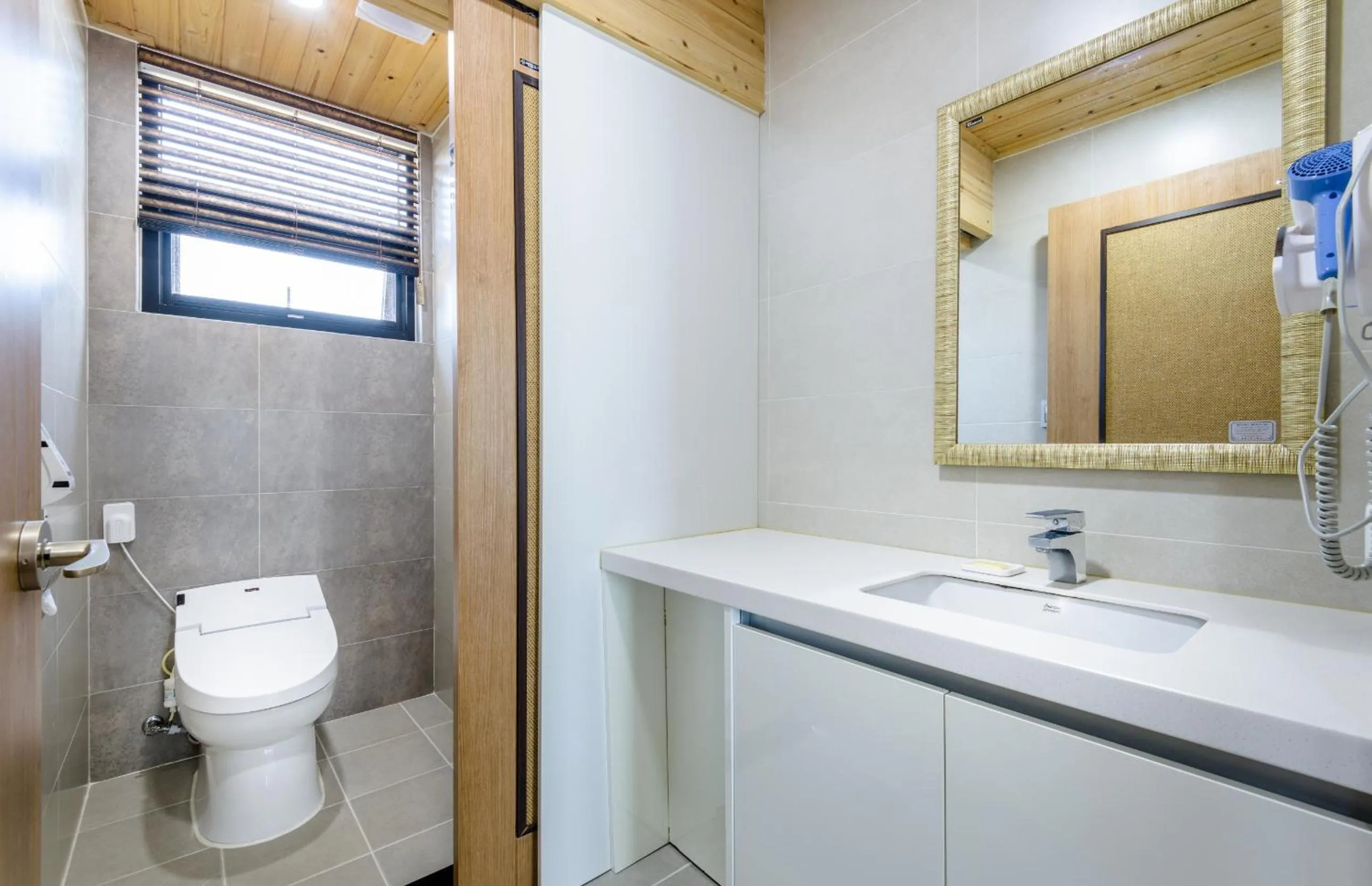 Toilet in Eco Green Resort