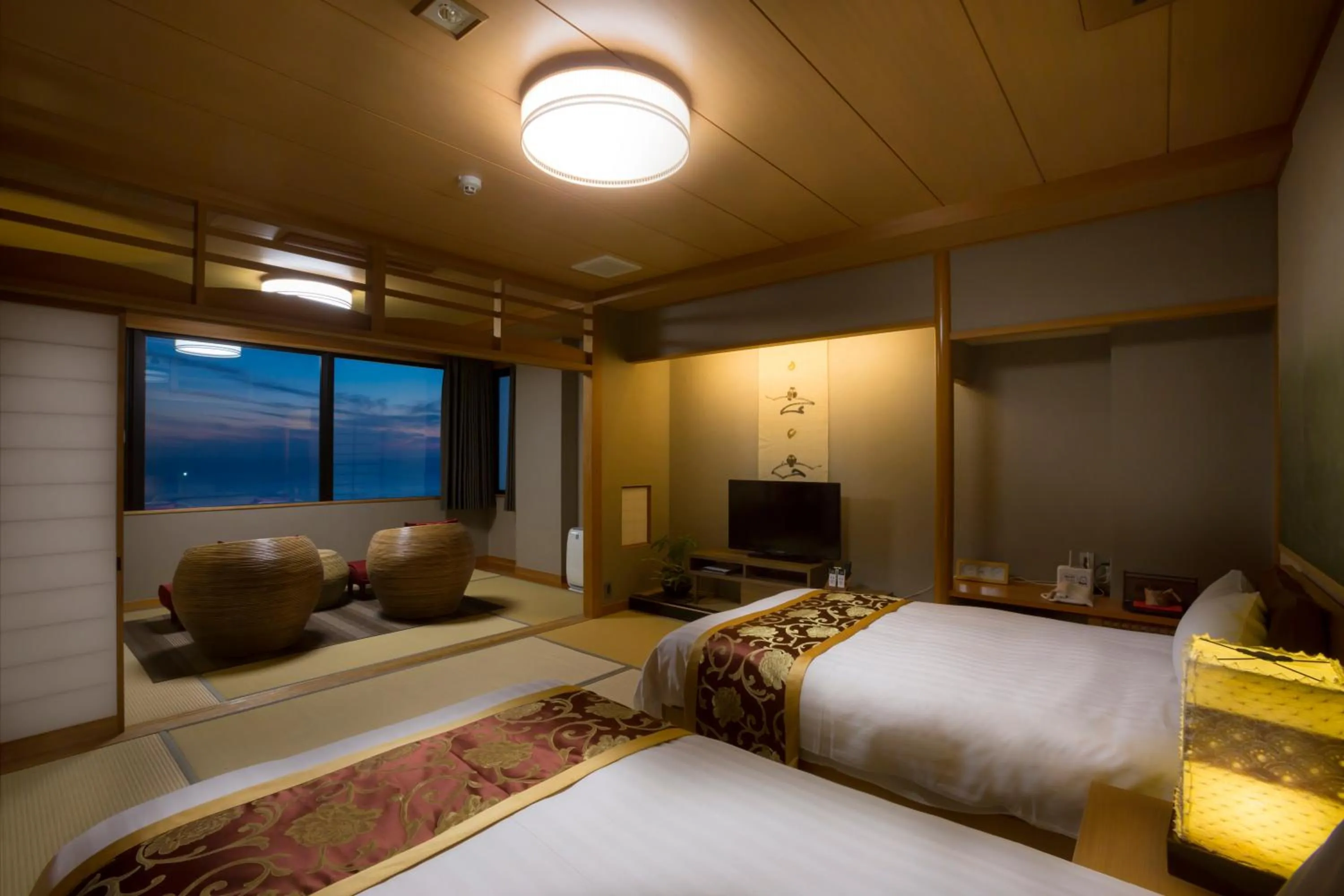 Photo of the whole room, Bed in Jukaitei