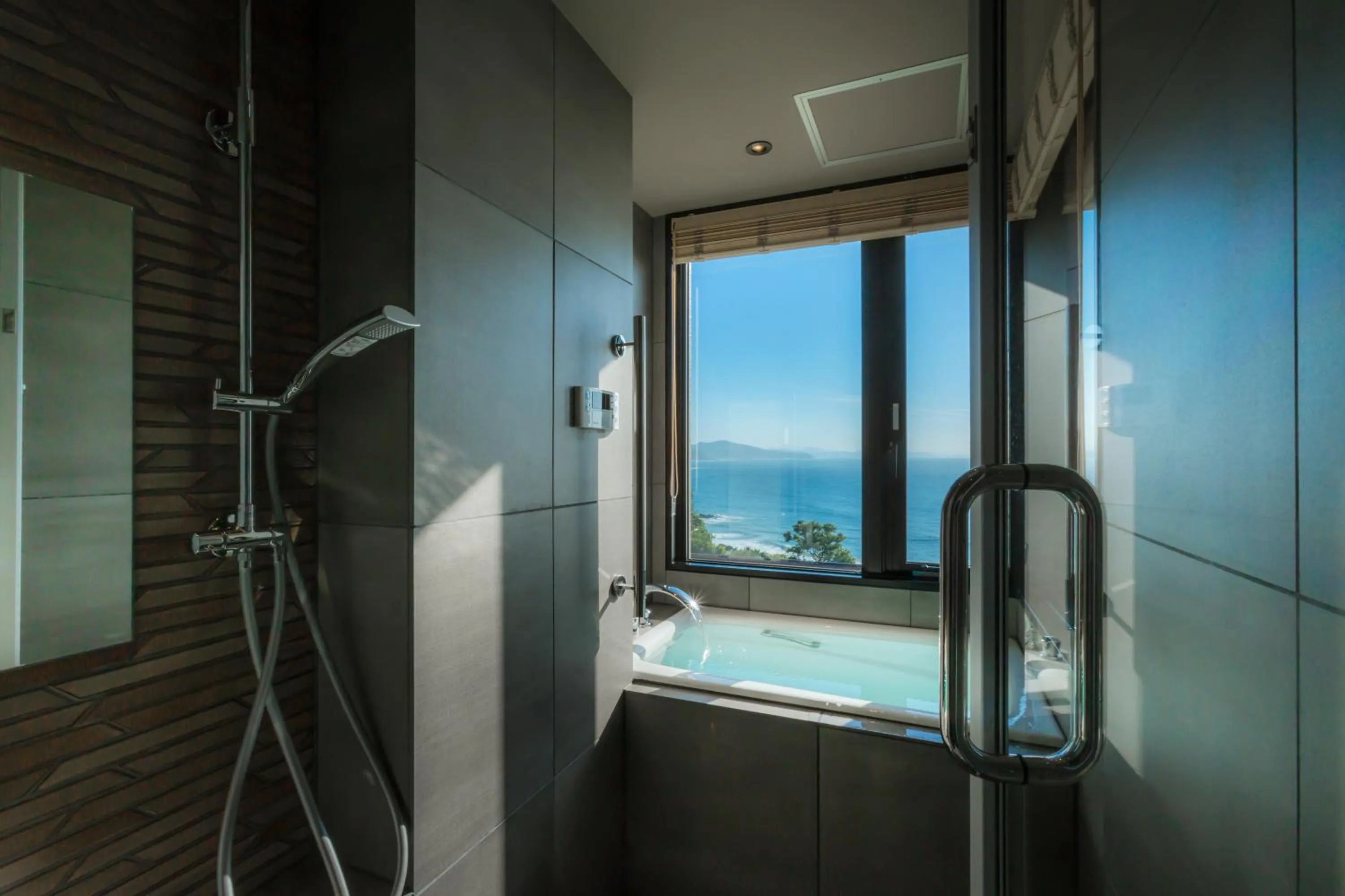 Photo of the whole room in Jukaitei