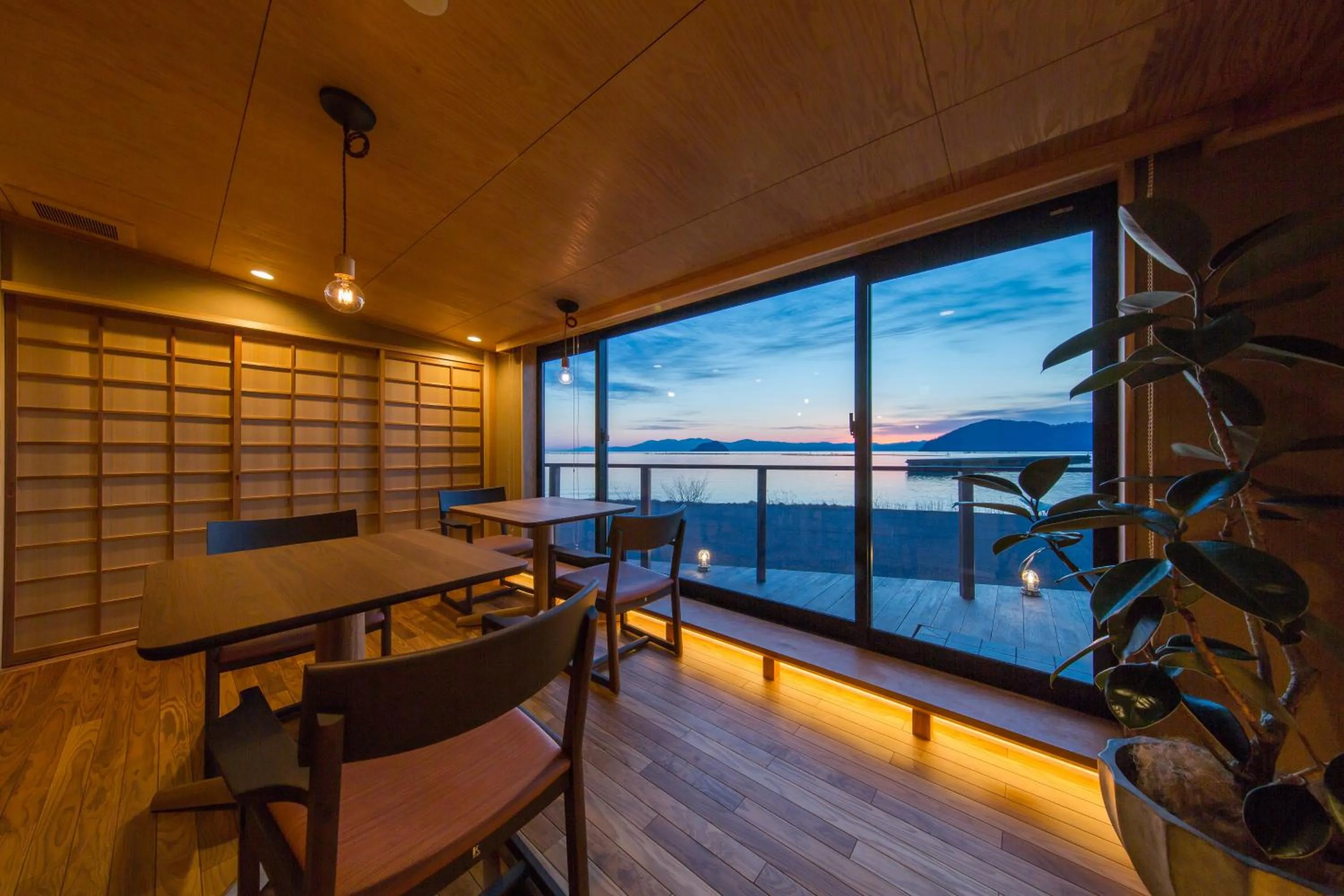 Restaurant/places to eat in Ryokan Beniayu