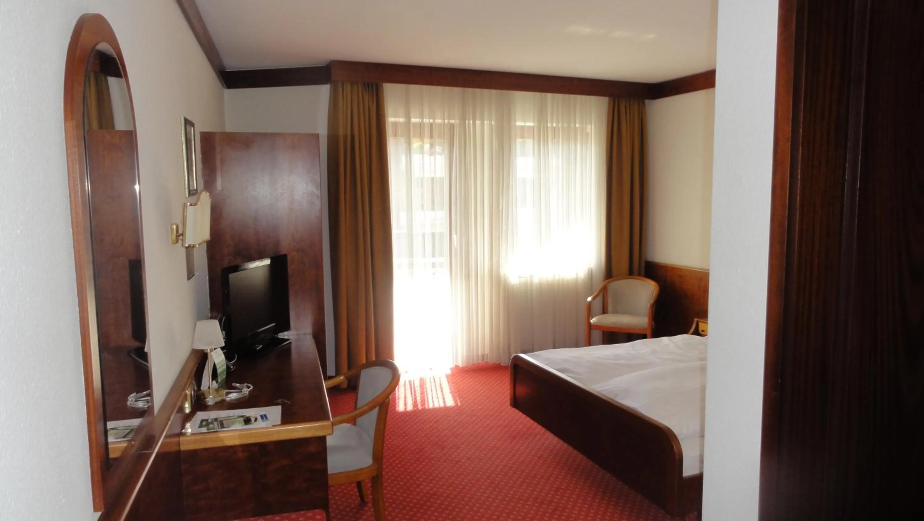 Photo of the whole room, Bed in Hotel Post Viernheim