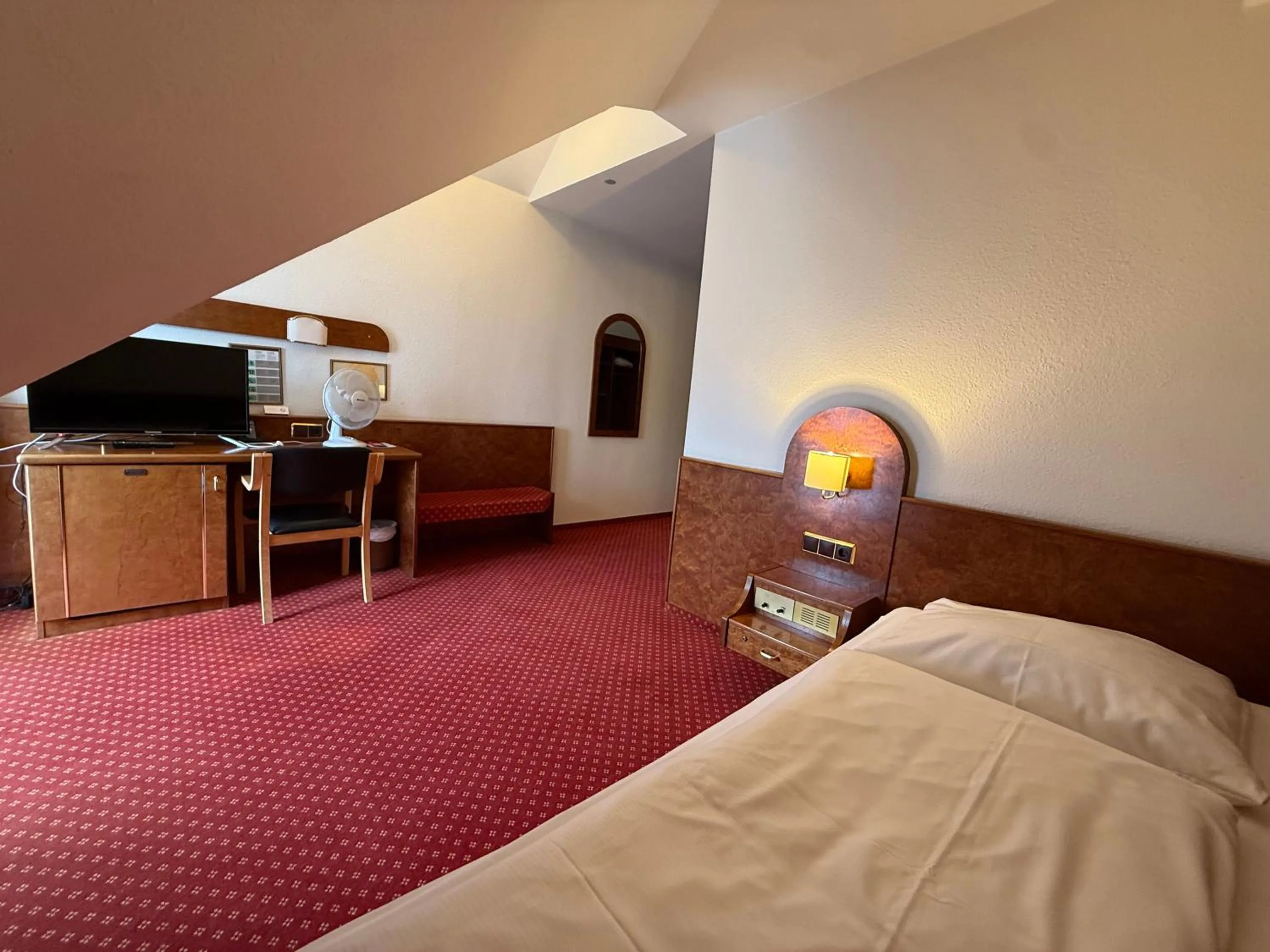 Photo of the whole room, Bed in Hotel Post Viernheim