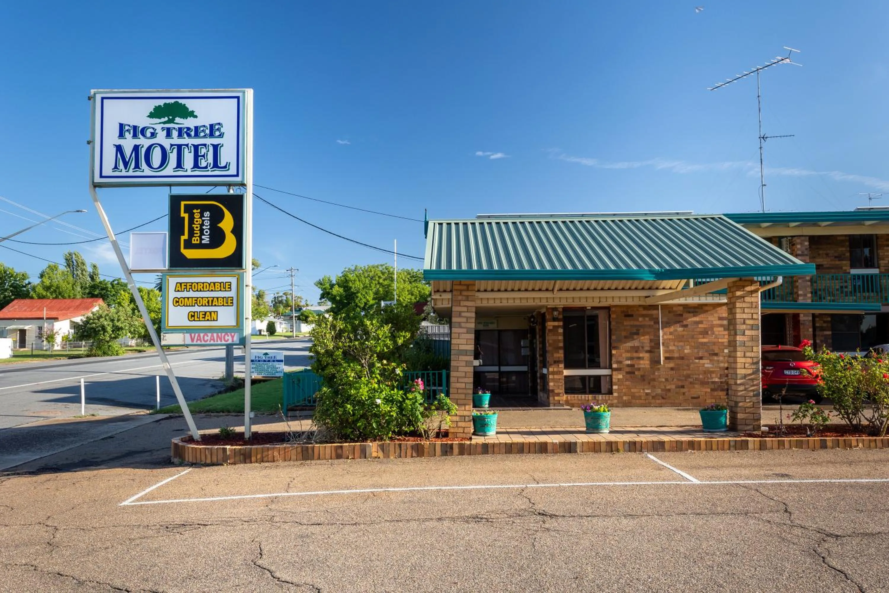 Property building in Fig Tree Motel