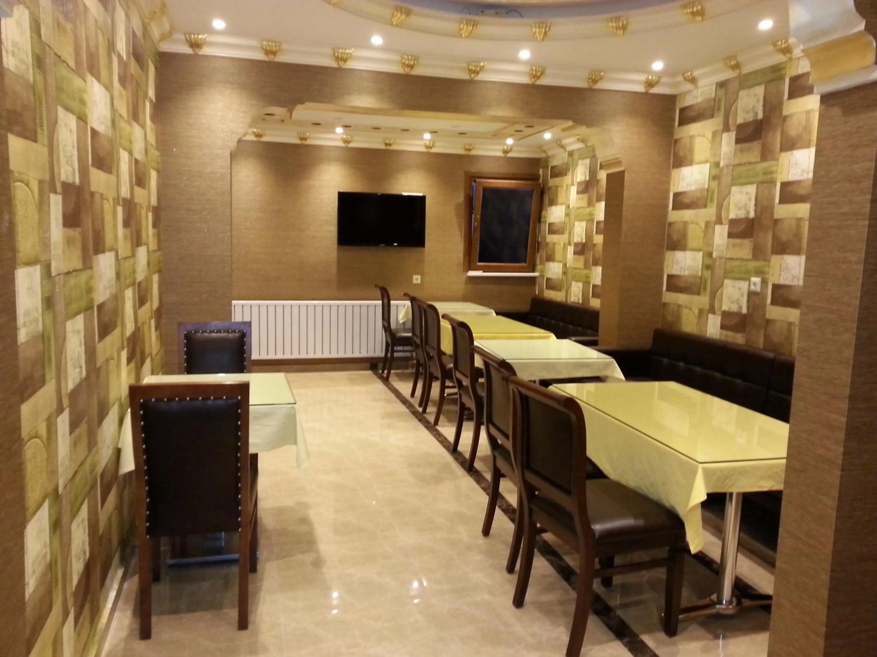 Communal lounge/ TV room in Hotel Rio