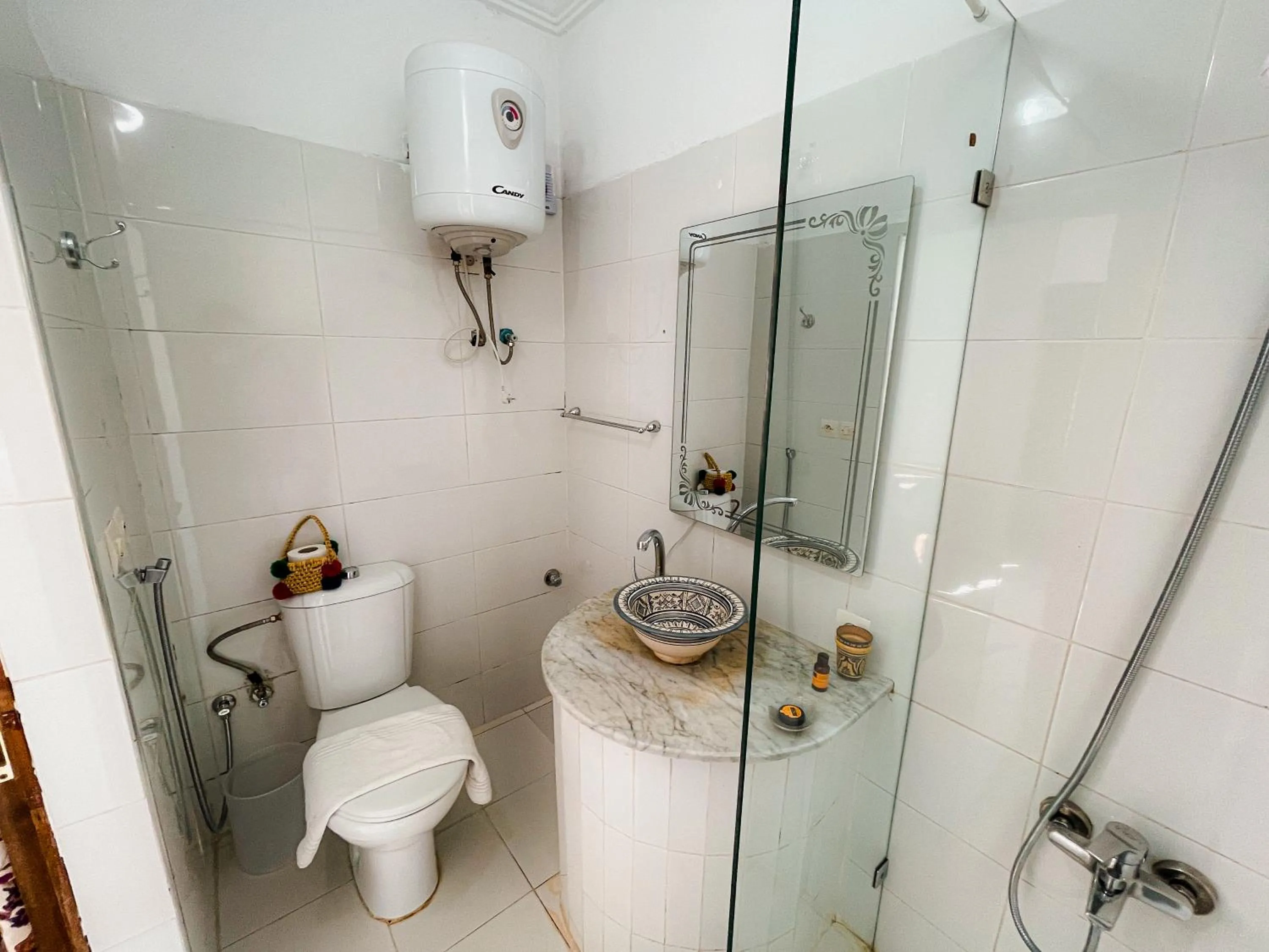 Shower in Hotel Princesse Ilham