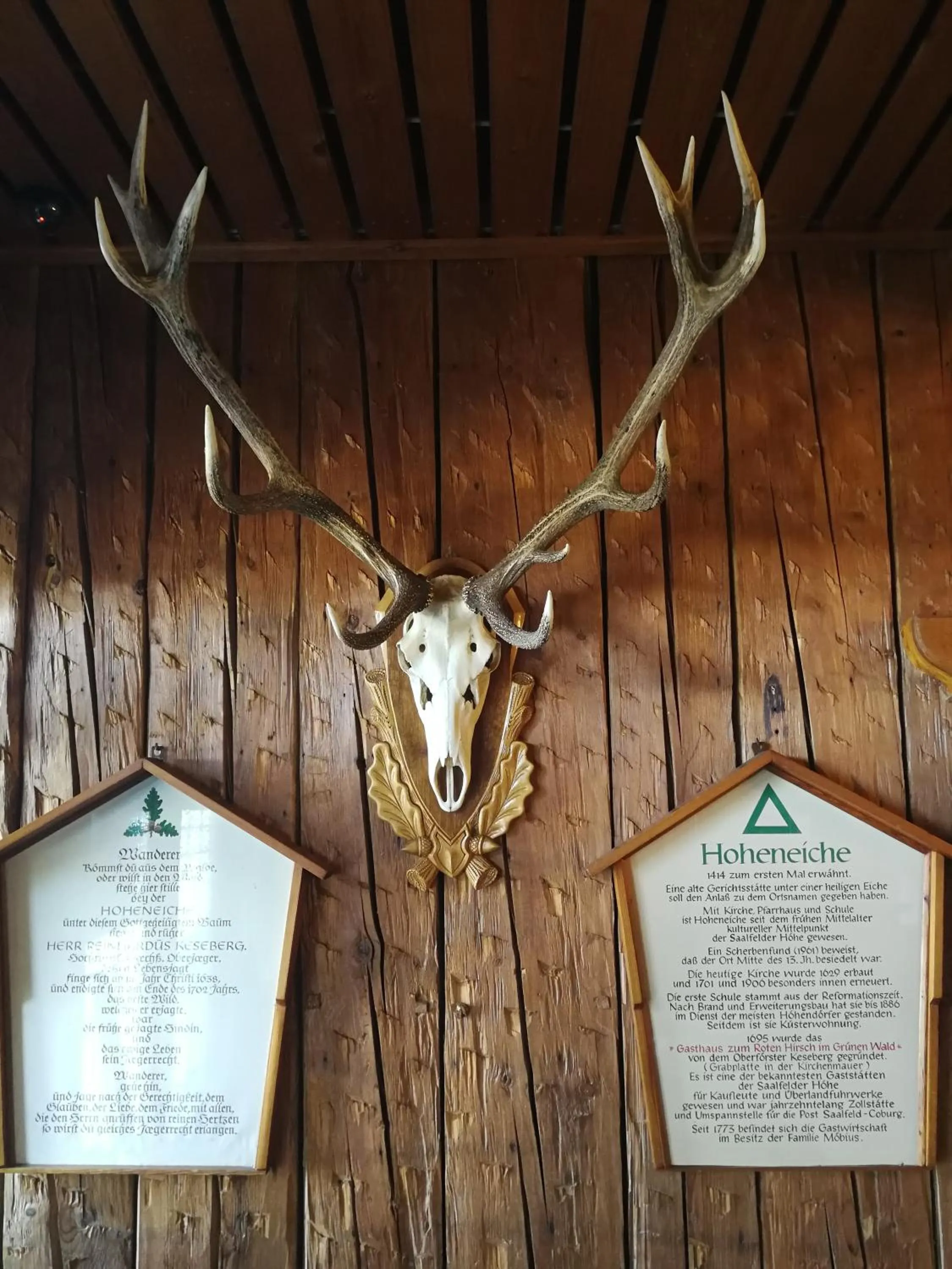 Facade/entrance in Zum Roten Hirsch im Grünen Wald