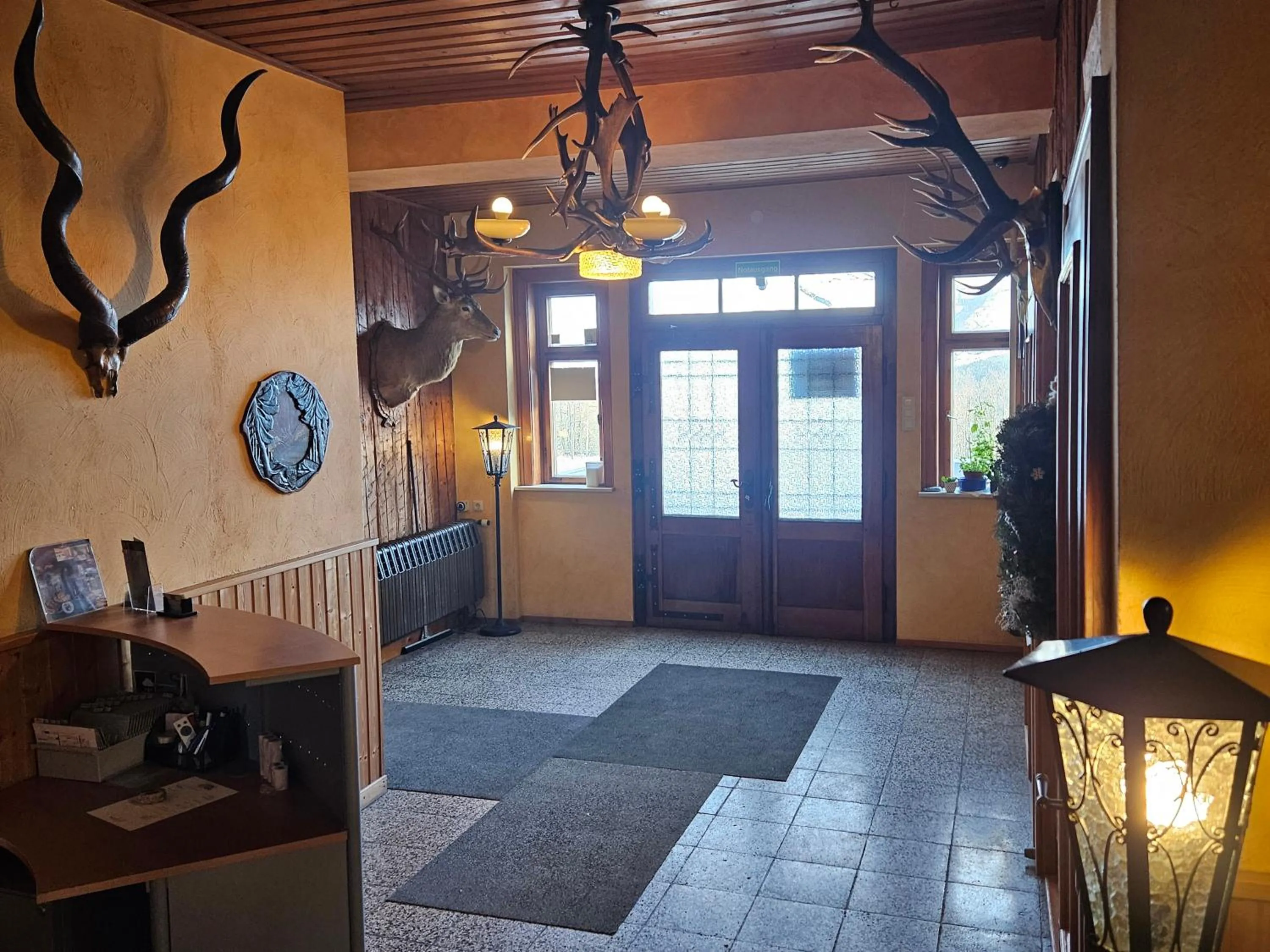 Facade/entrance in Zum Roten Hirsch im Grünen Wald