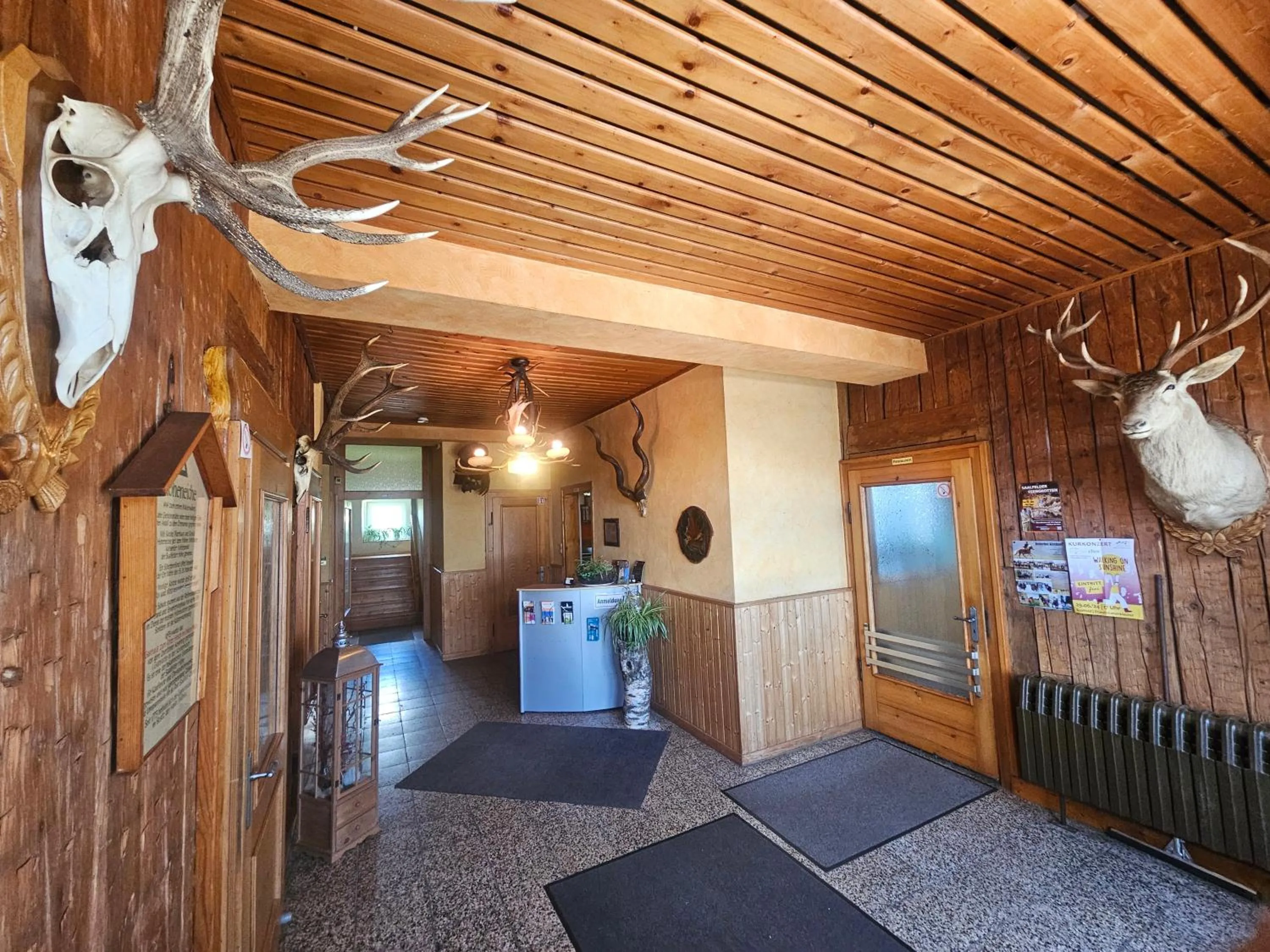 Facade/entrance in Zum Roten Hirsch im Grünen Wald