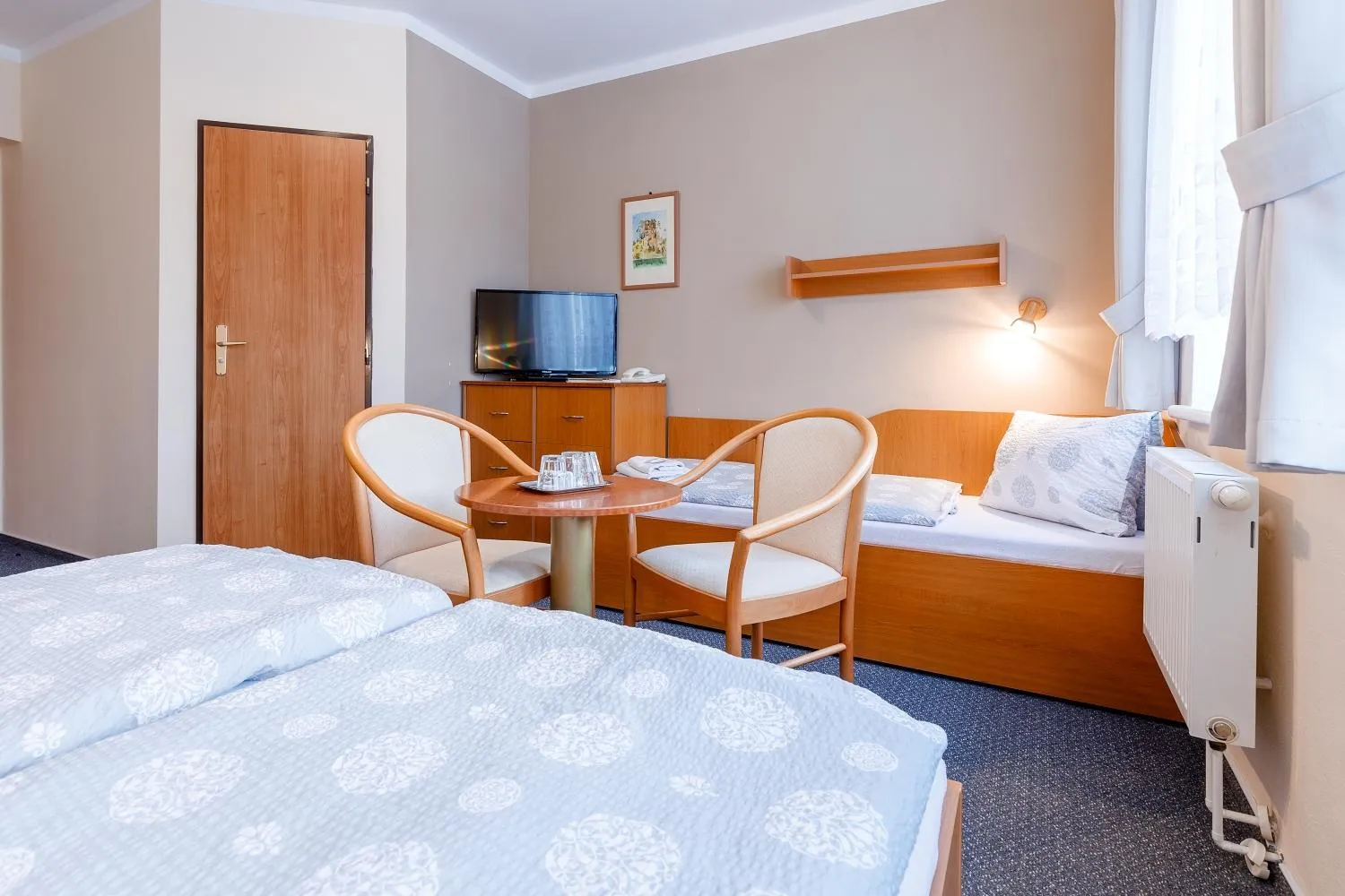 TV and multimedia, Bed in Hotel Jitřenka