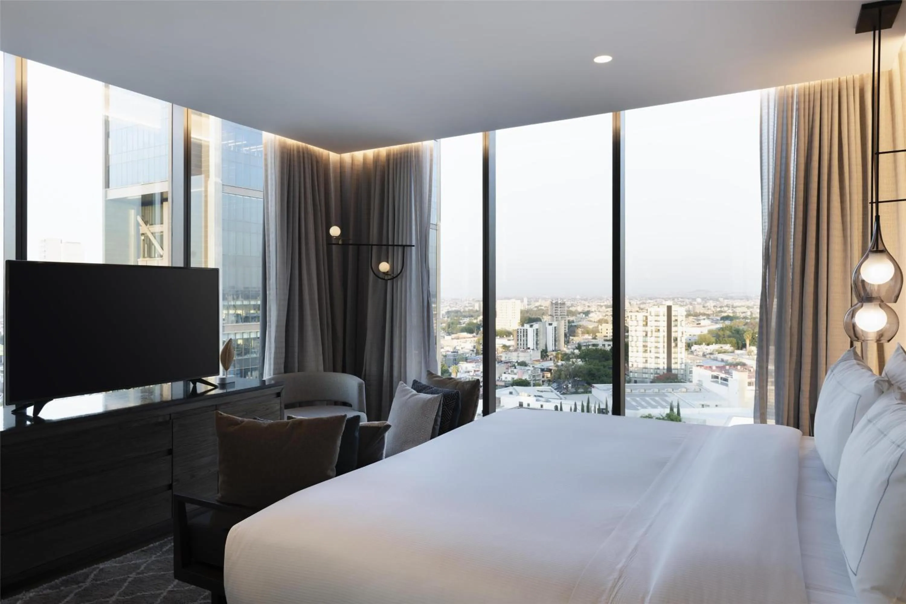 Bed in Hilton Guadalajara Midtown