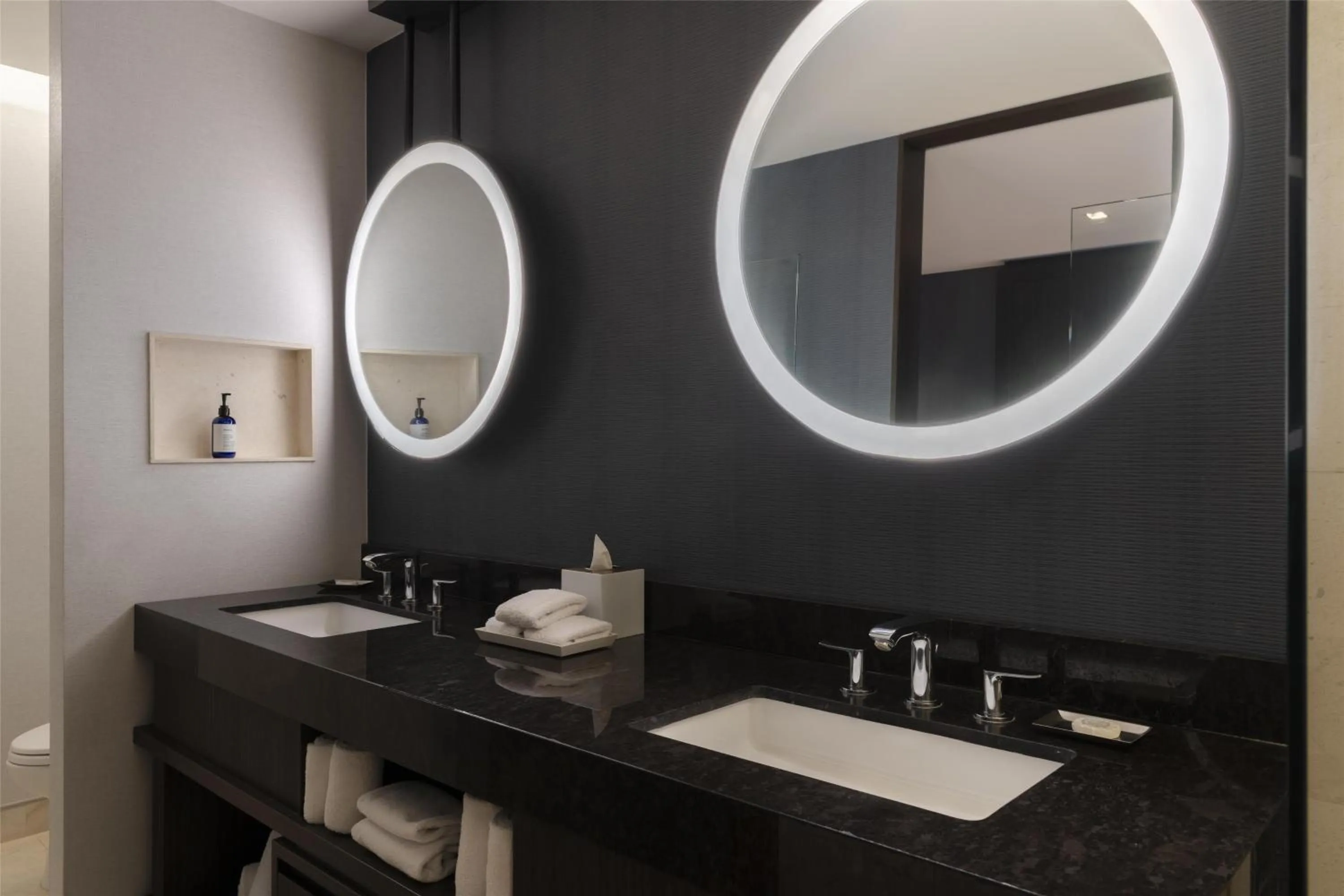 Bathroom in Hilton Guadalajara Midtown