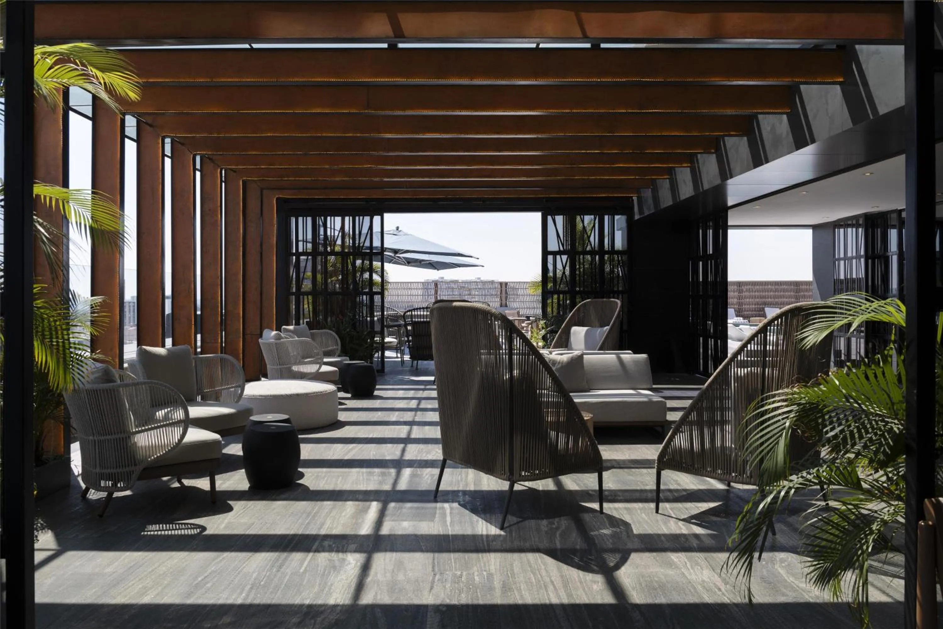 Lounge or bar in Hilton Guadalajara Midtown