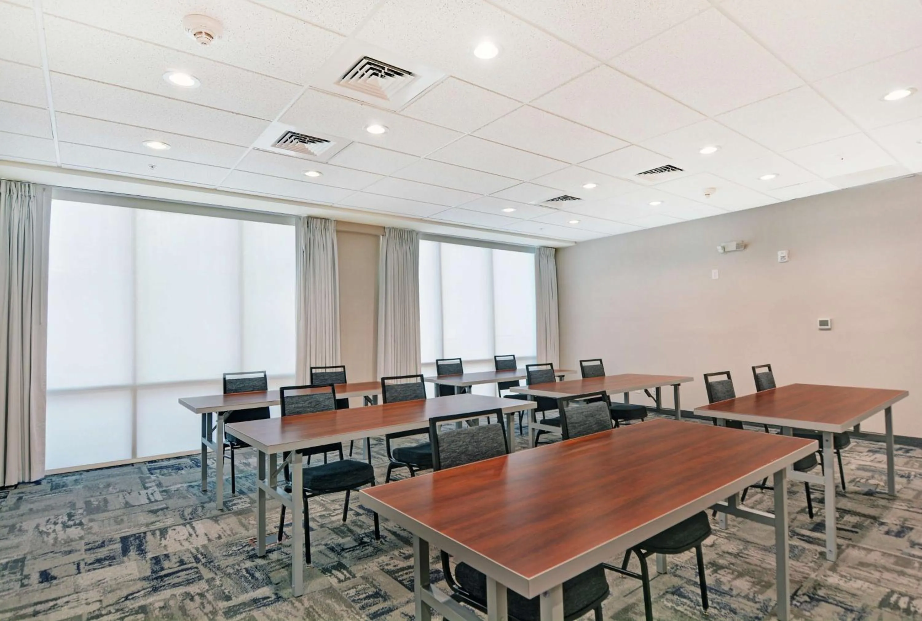 Meeting/conference room in Home2 Suites By Hilton Raleigh Durham Airport RTP